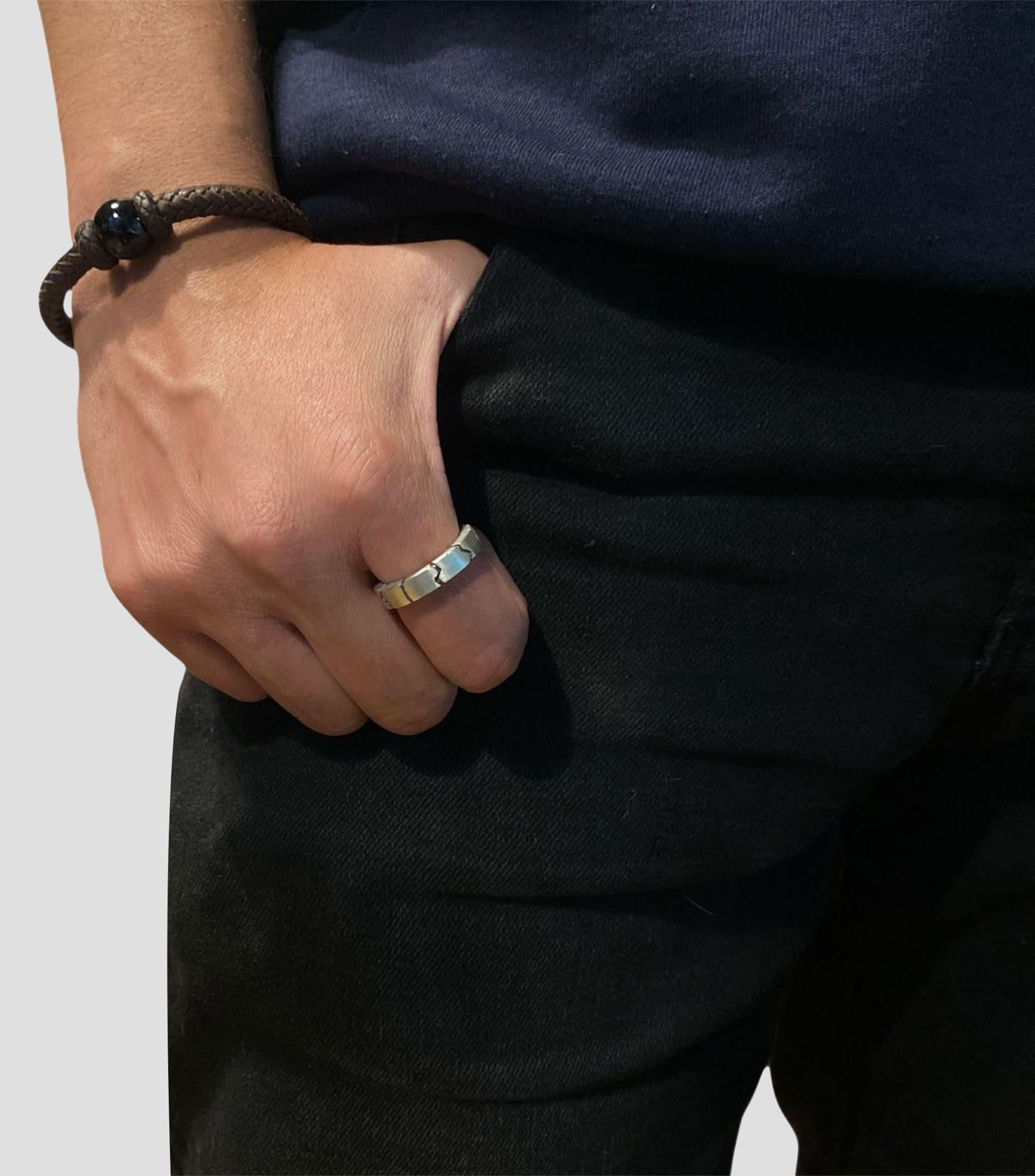 Anillo en plata con líneas Hombre