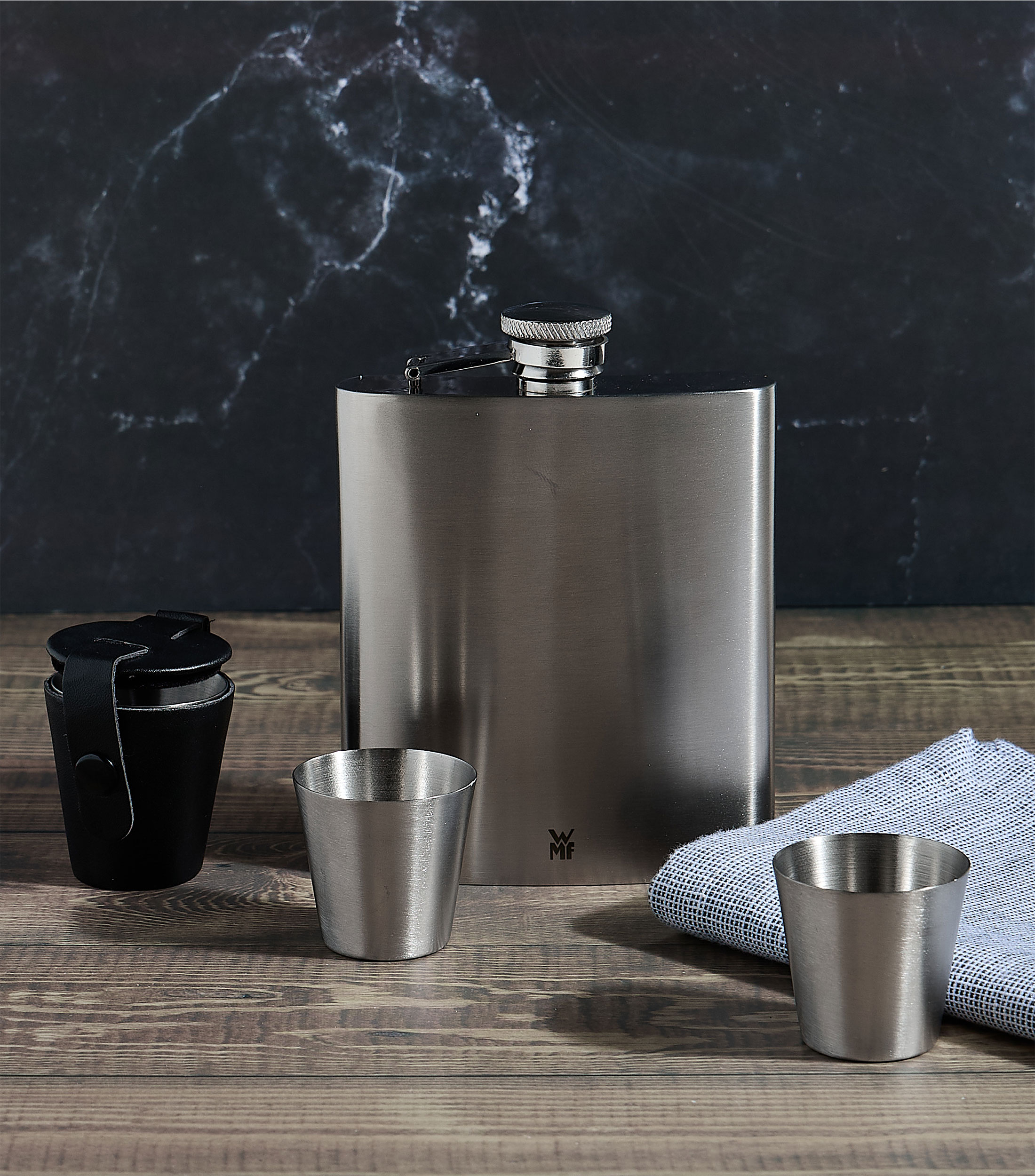 Set 6 piezas Licorera con vasos Manhattan Plateado