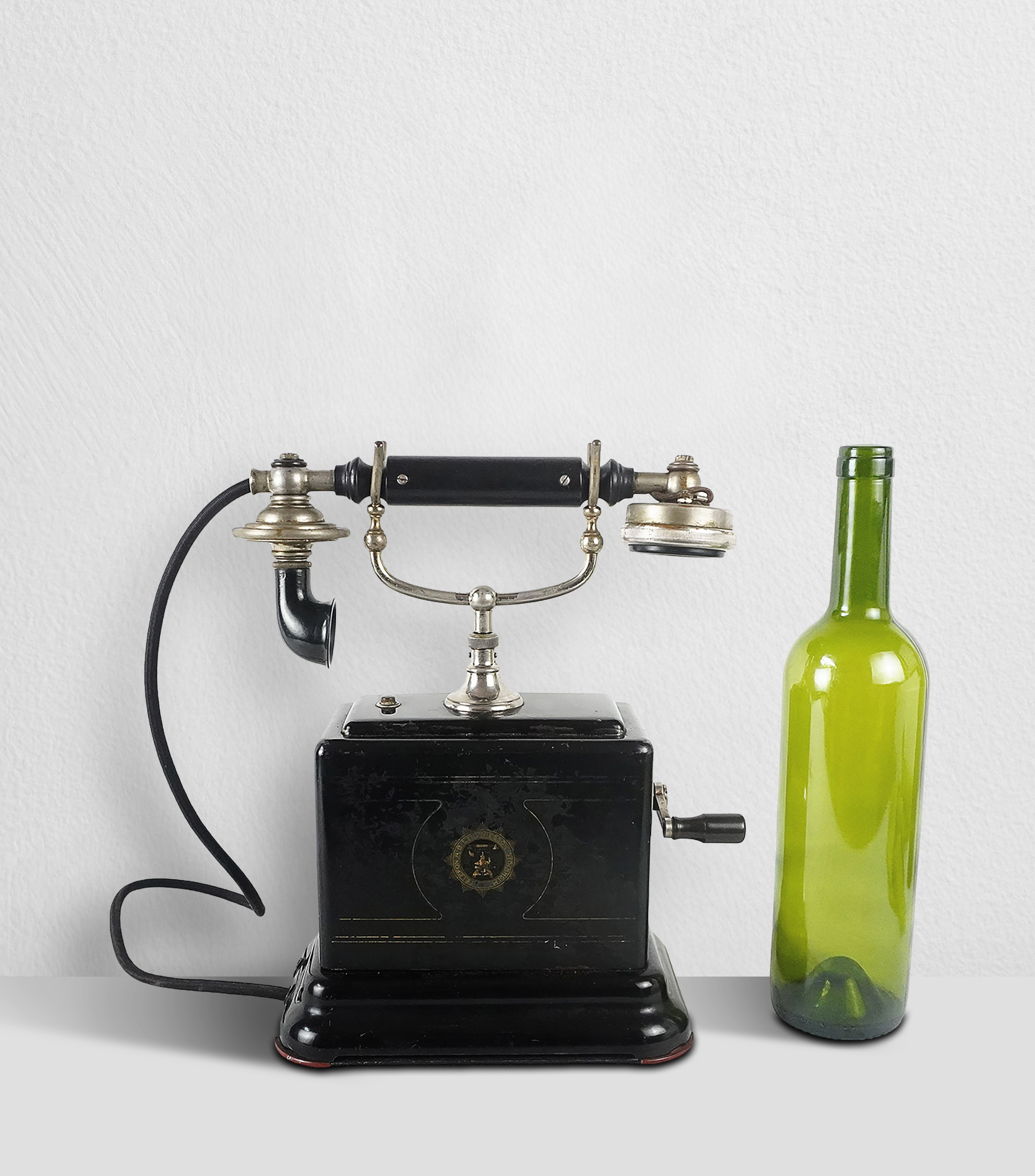 Teléfono decorativo de mesa A.B. Ericsson en baquelita