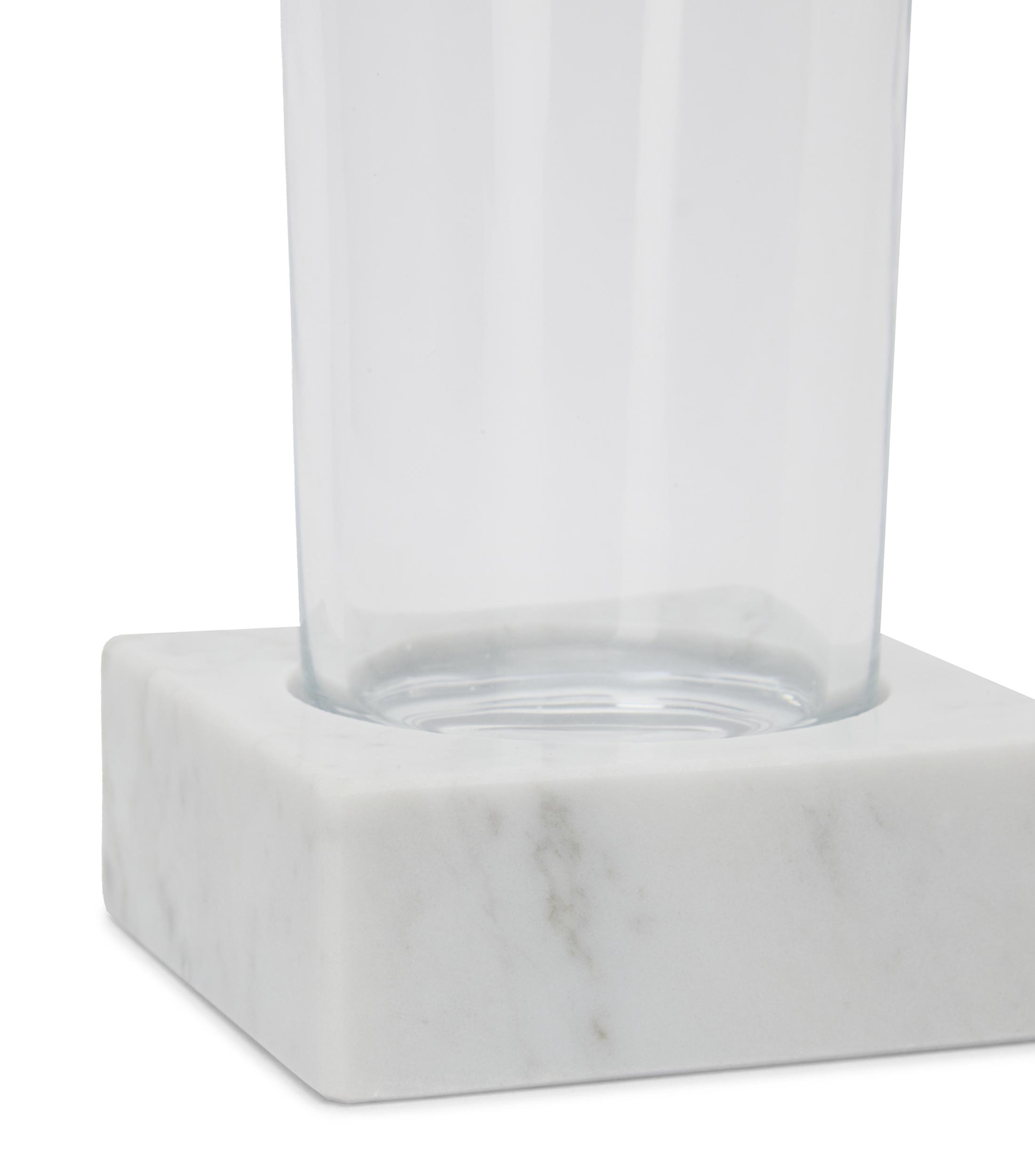 Vaso con base en Marmol