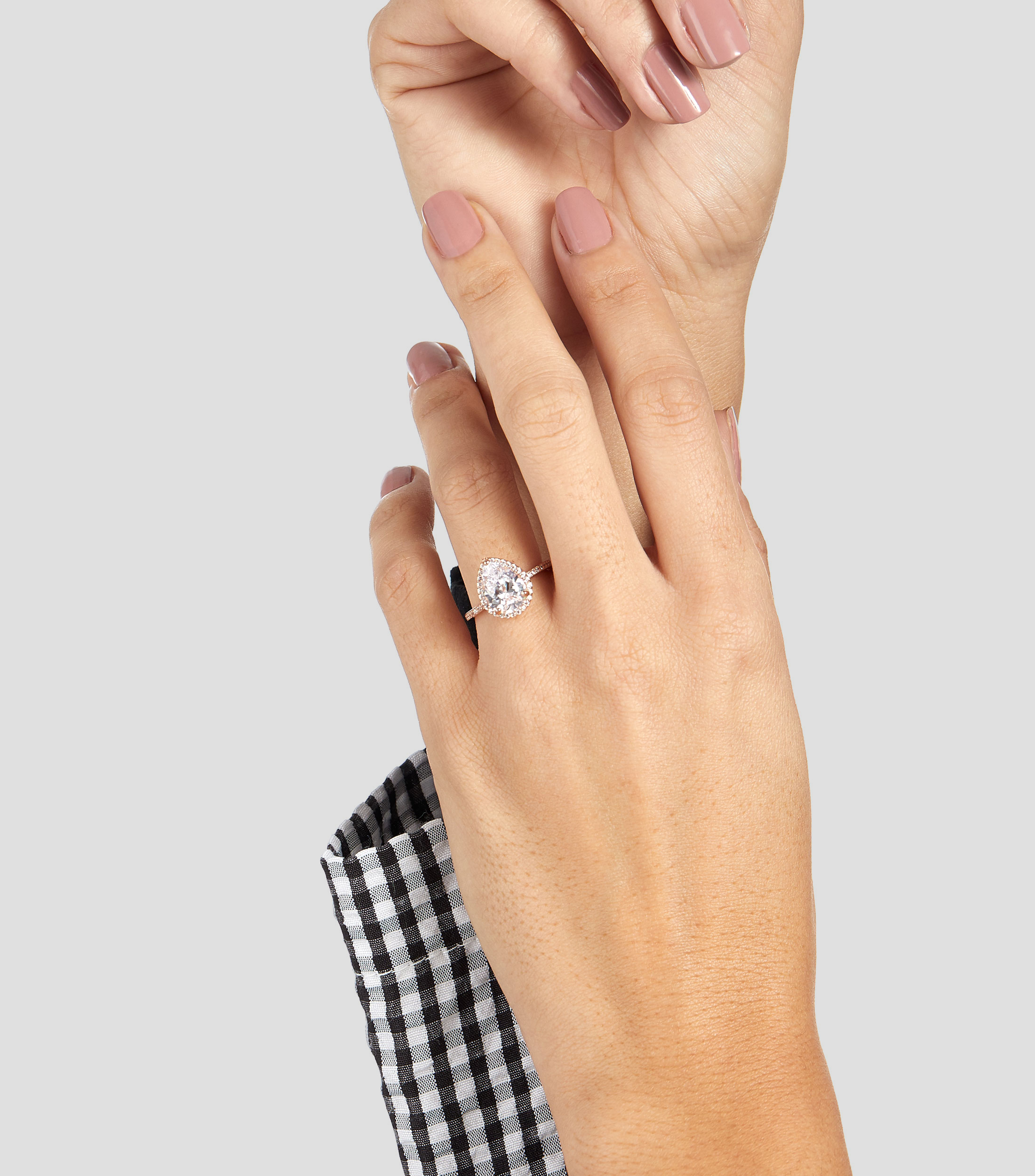 Anillo con zirconias cúbicas Mujer Talla: 50