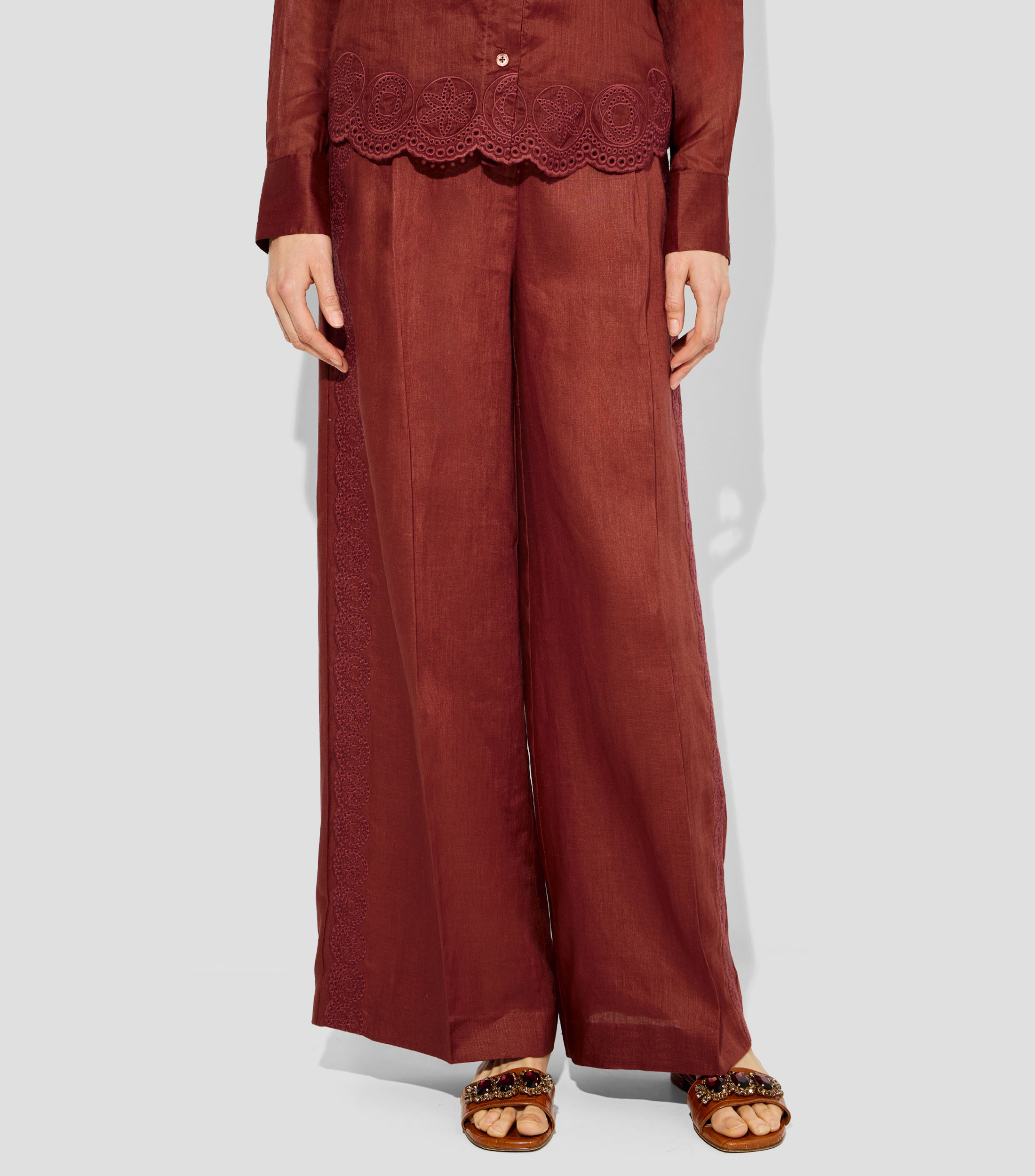 Pantalón casual acampanado Mujer