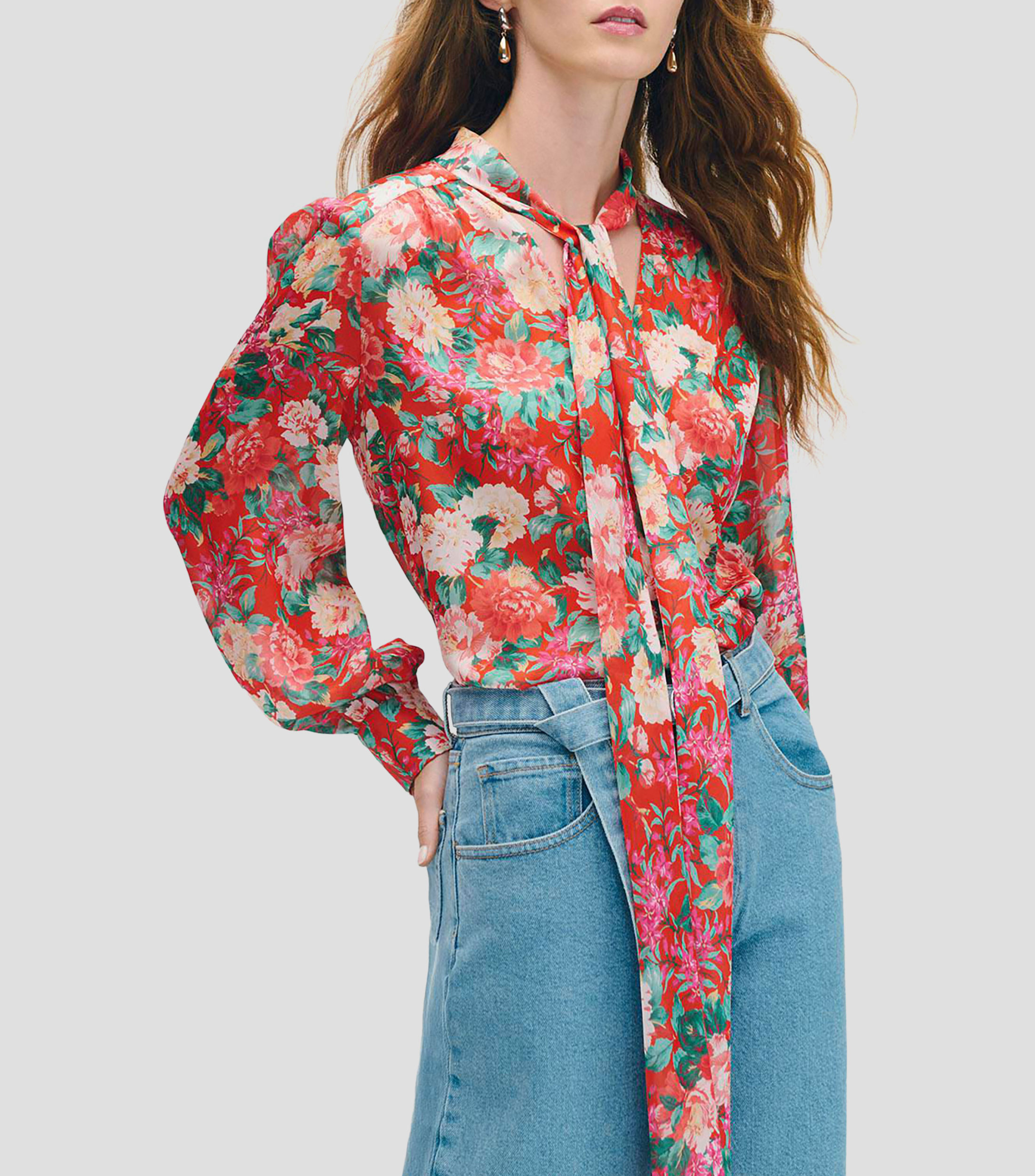 Blusa de satín roja estampado floral escote V con corbatín Mujer