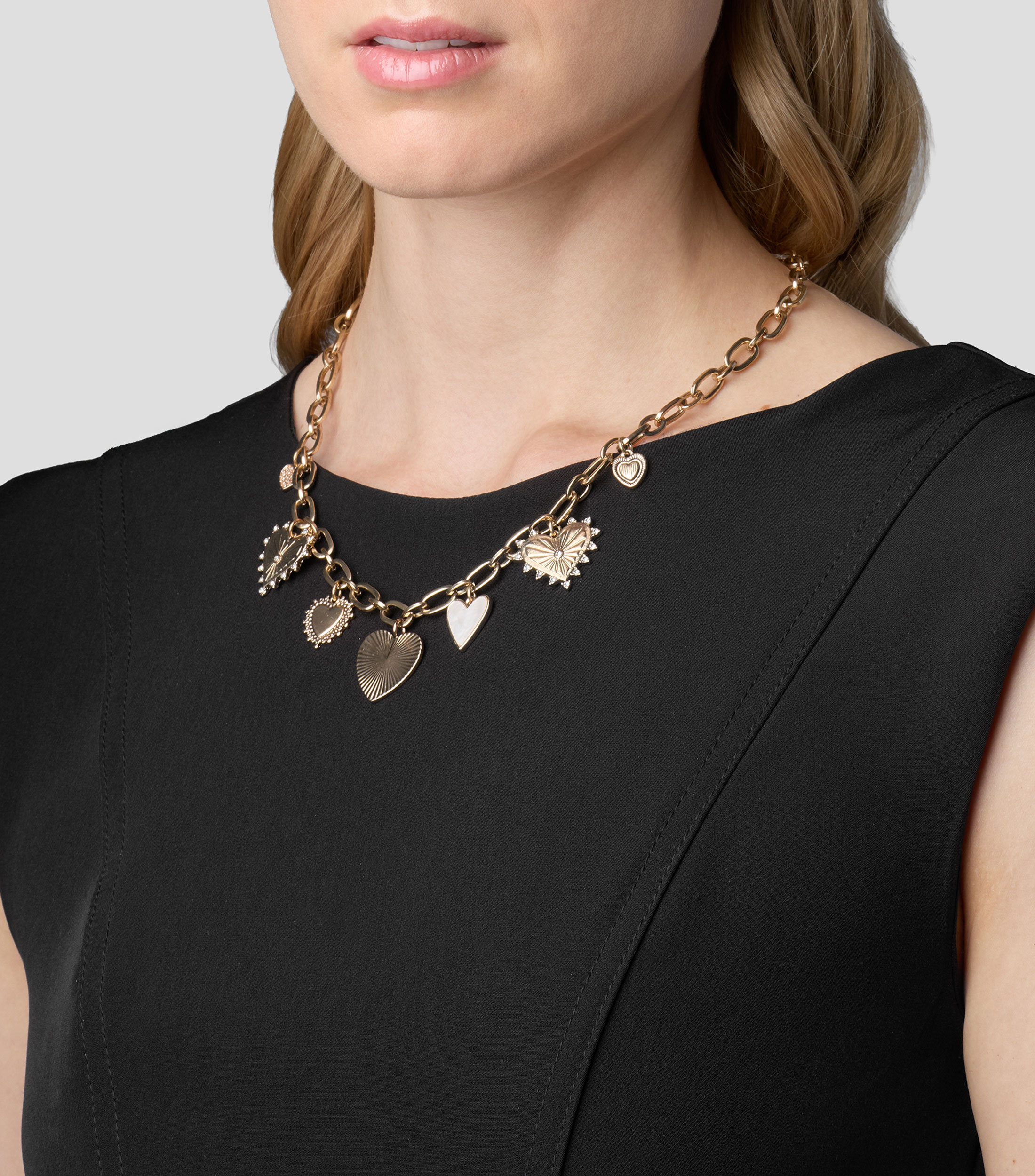 Collar con charm de corazón Mujer