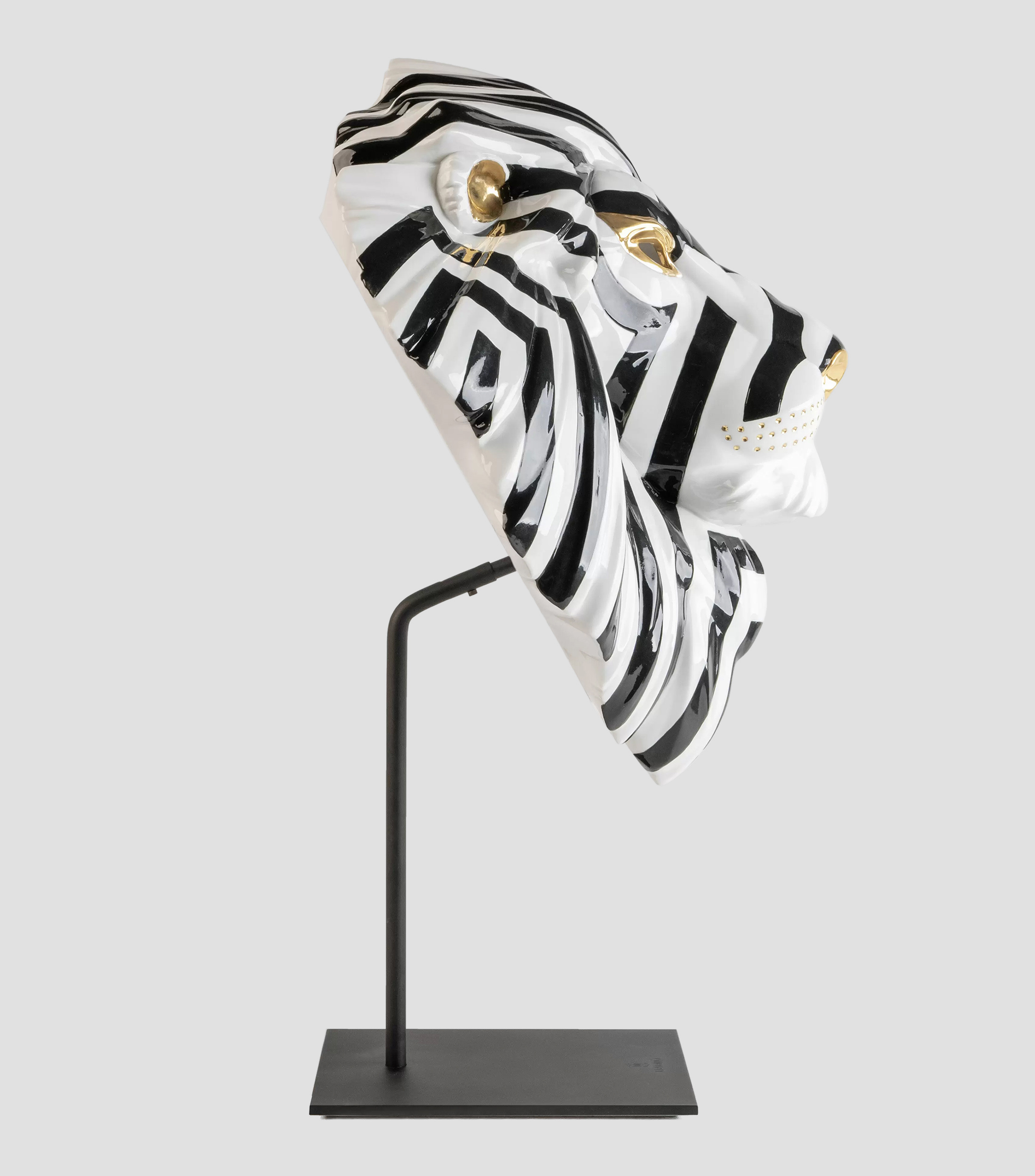 Escultura Mascara Leon en Porcelana