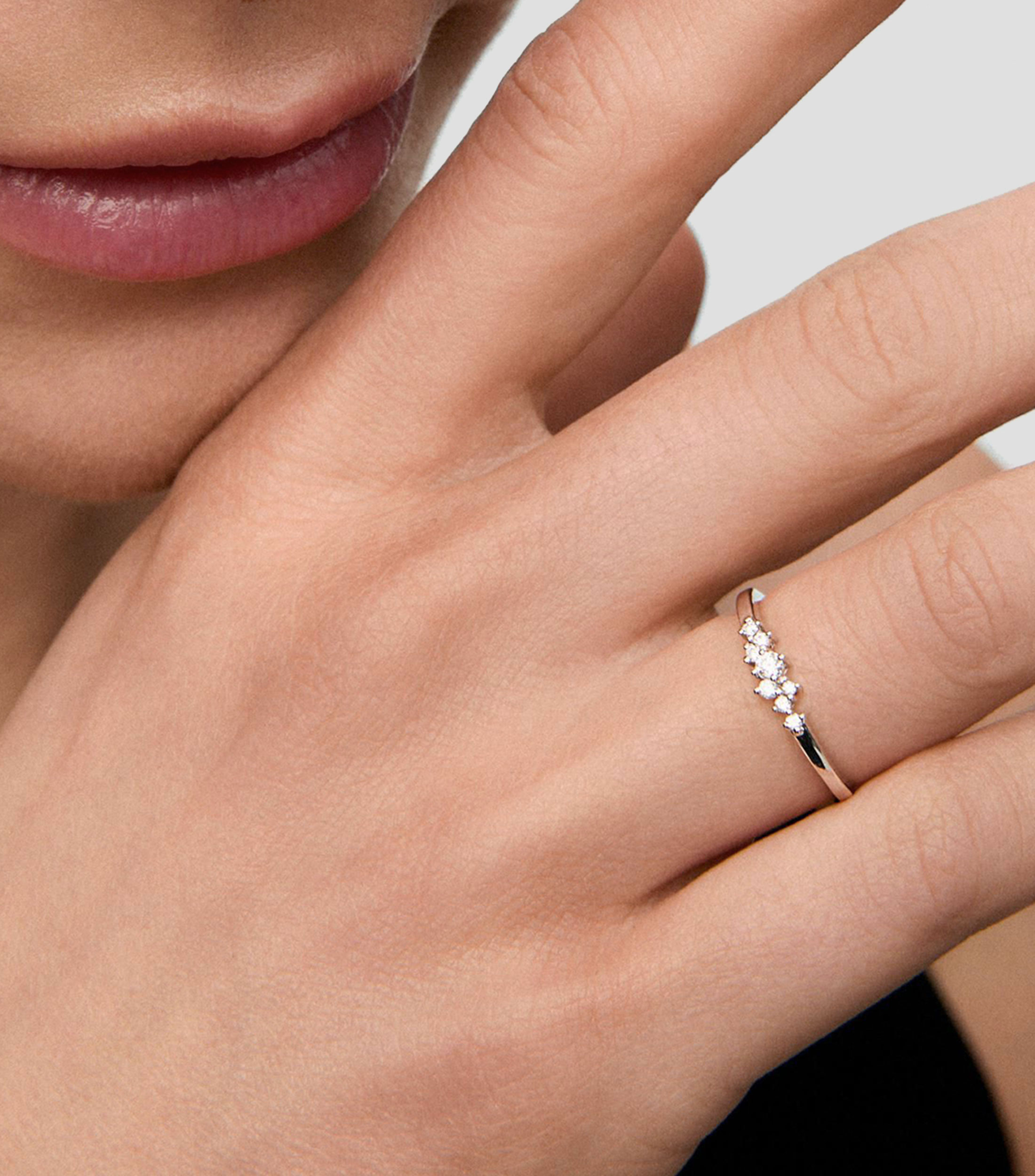 Anillo en Oro blanco de 18 Kilates con diamantes Mujer