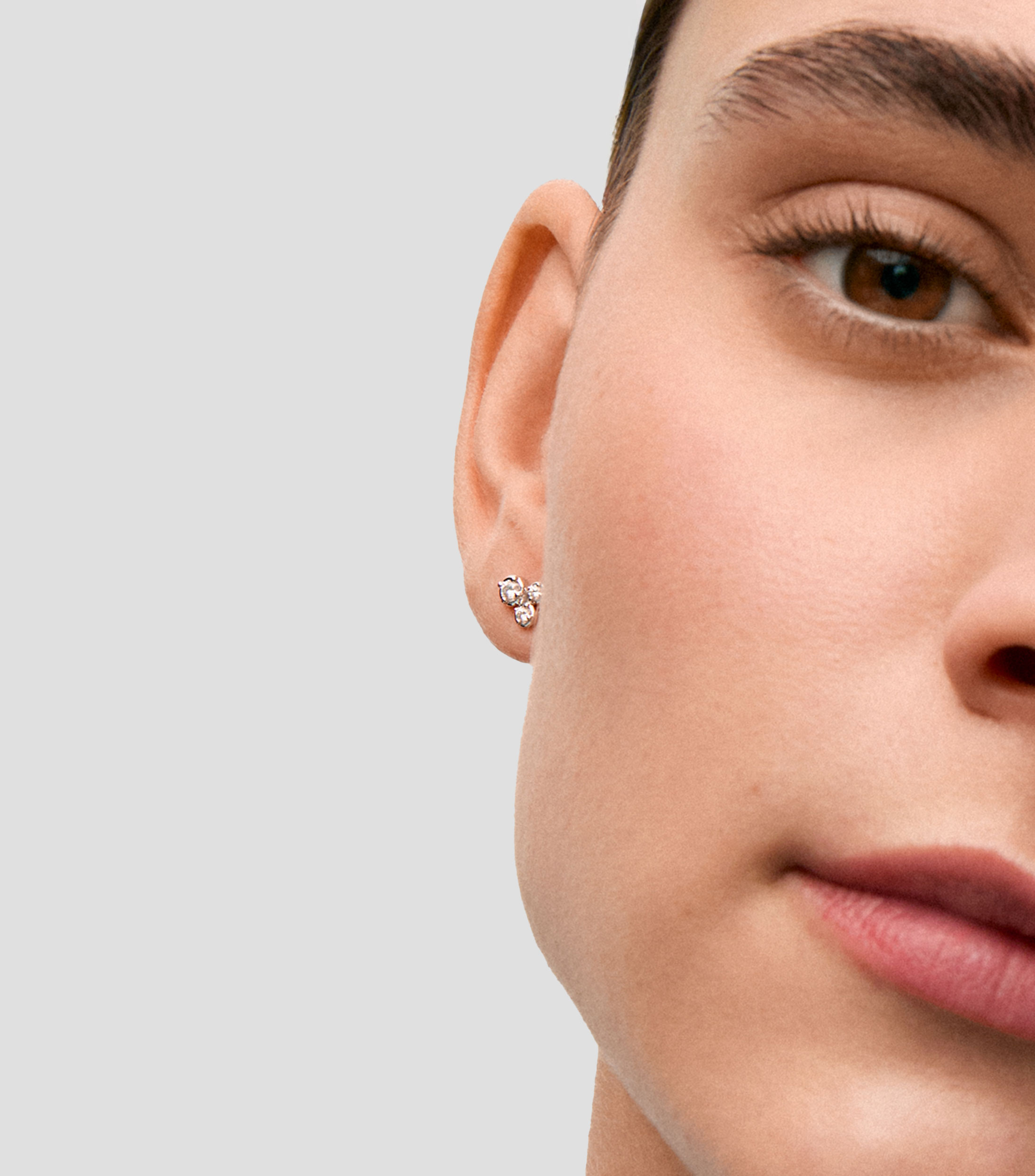 Aretes en oro blanco de 18 Kilates con diamantes Mujer