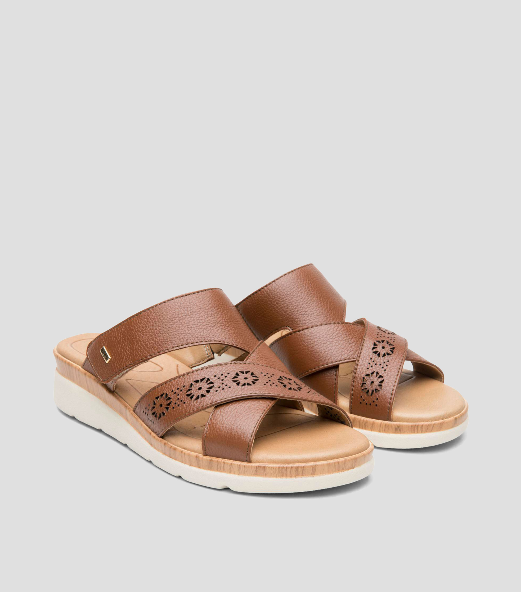 Sandalias con tacón bajo de cuña Dariana Mujer