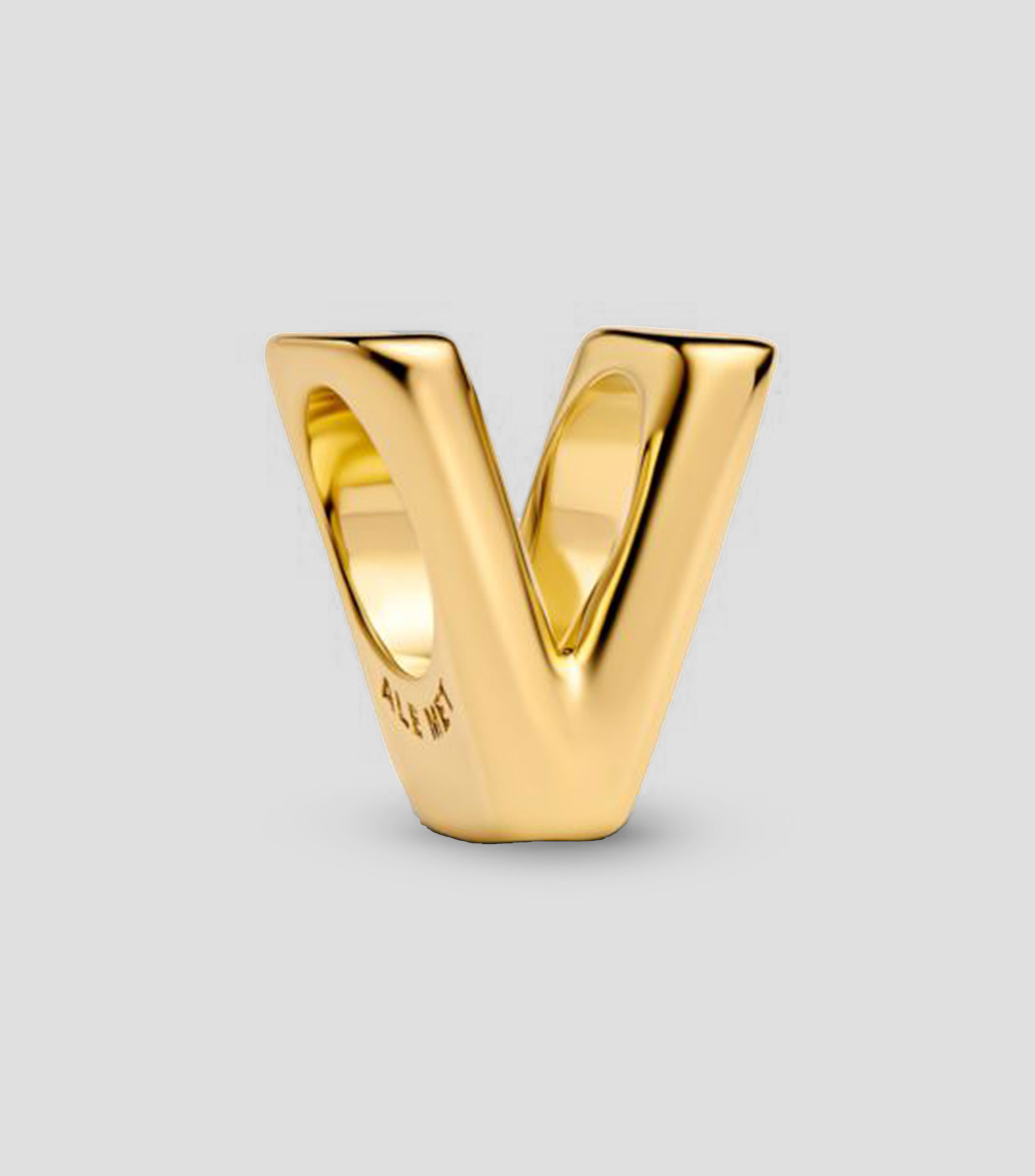 Charm Letra V Unisex