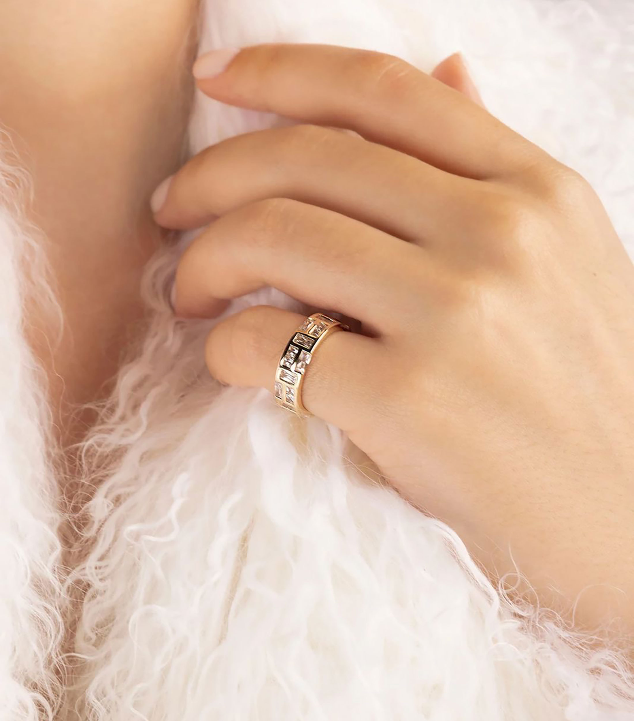 Anillo con piedras Mujer