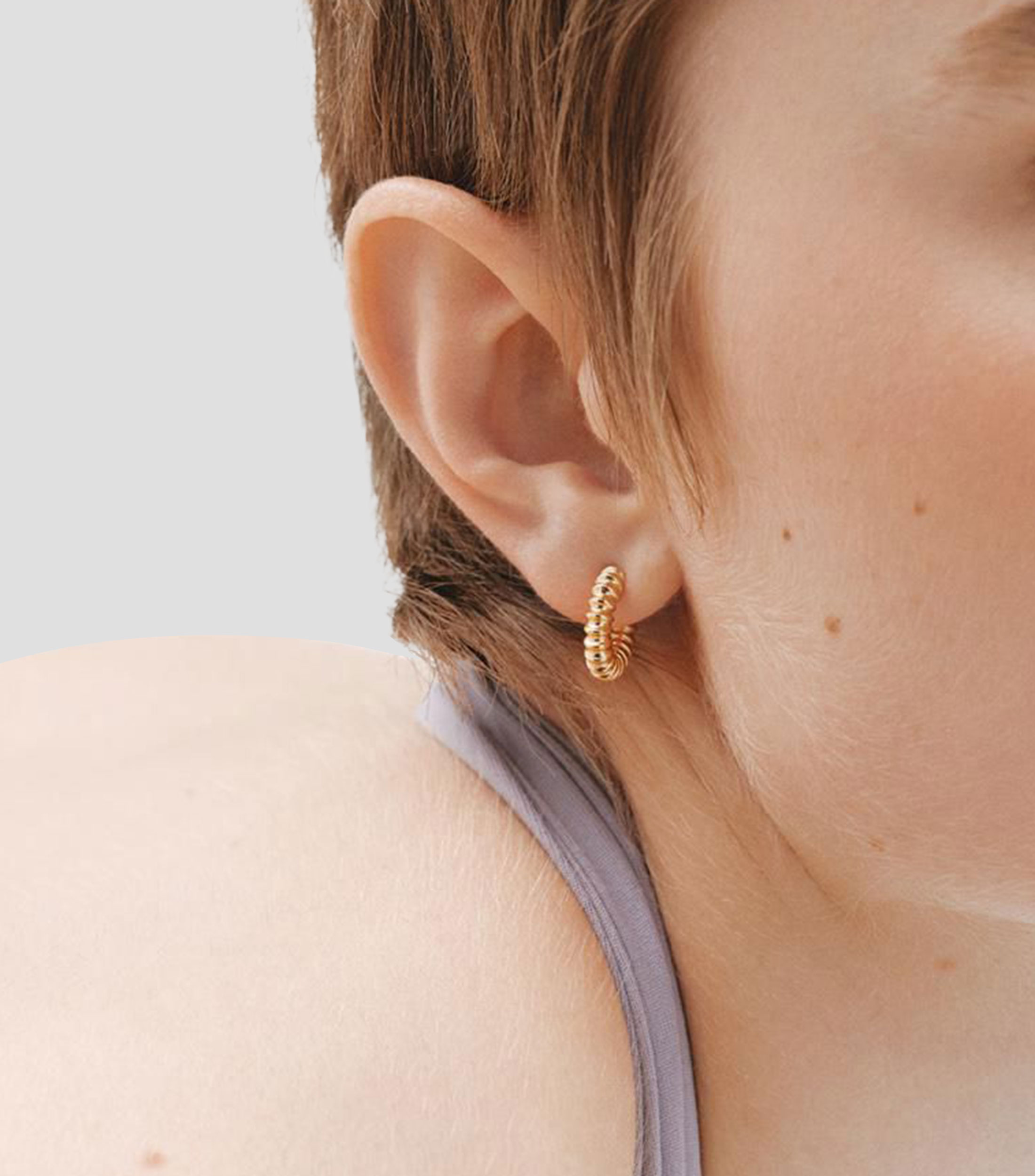 Pendientes de aro pequeños en plata .925 con acabado en relieve Hooped Earring Mujer
