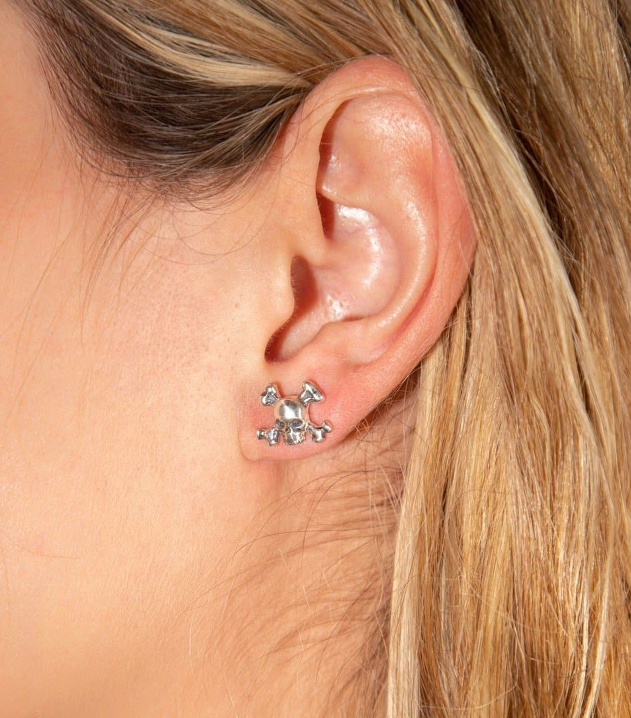 Aretes en plata .925 con calavera cruzada Unisex