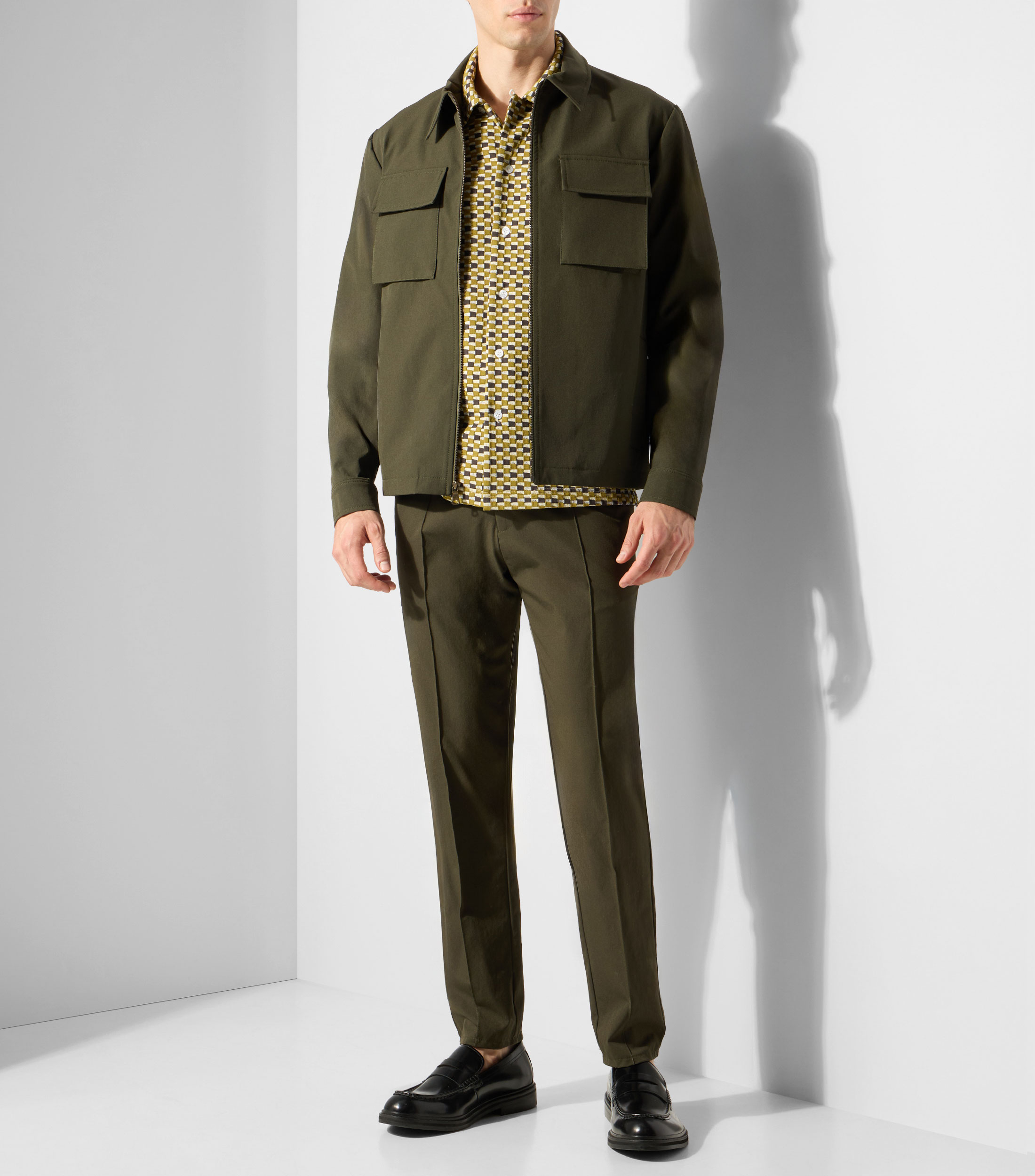 Camisa con jacquard bordado y manga corta Hombre