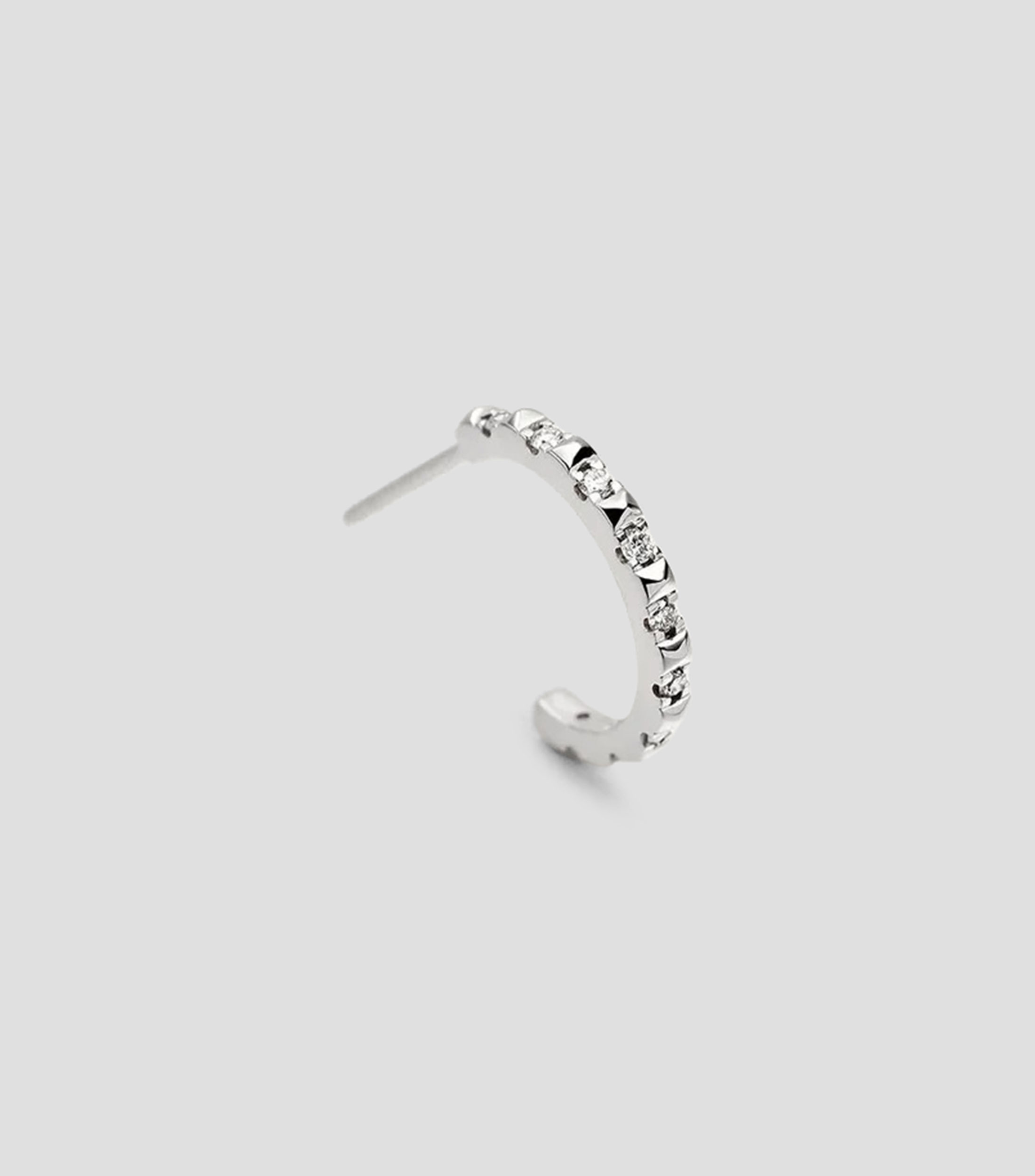 Arete en oro blanco de 18 kilates con diamantes Ohcta Mujer