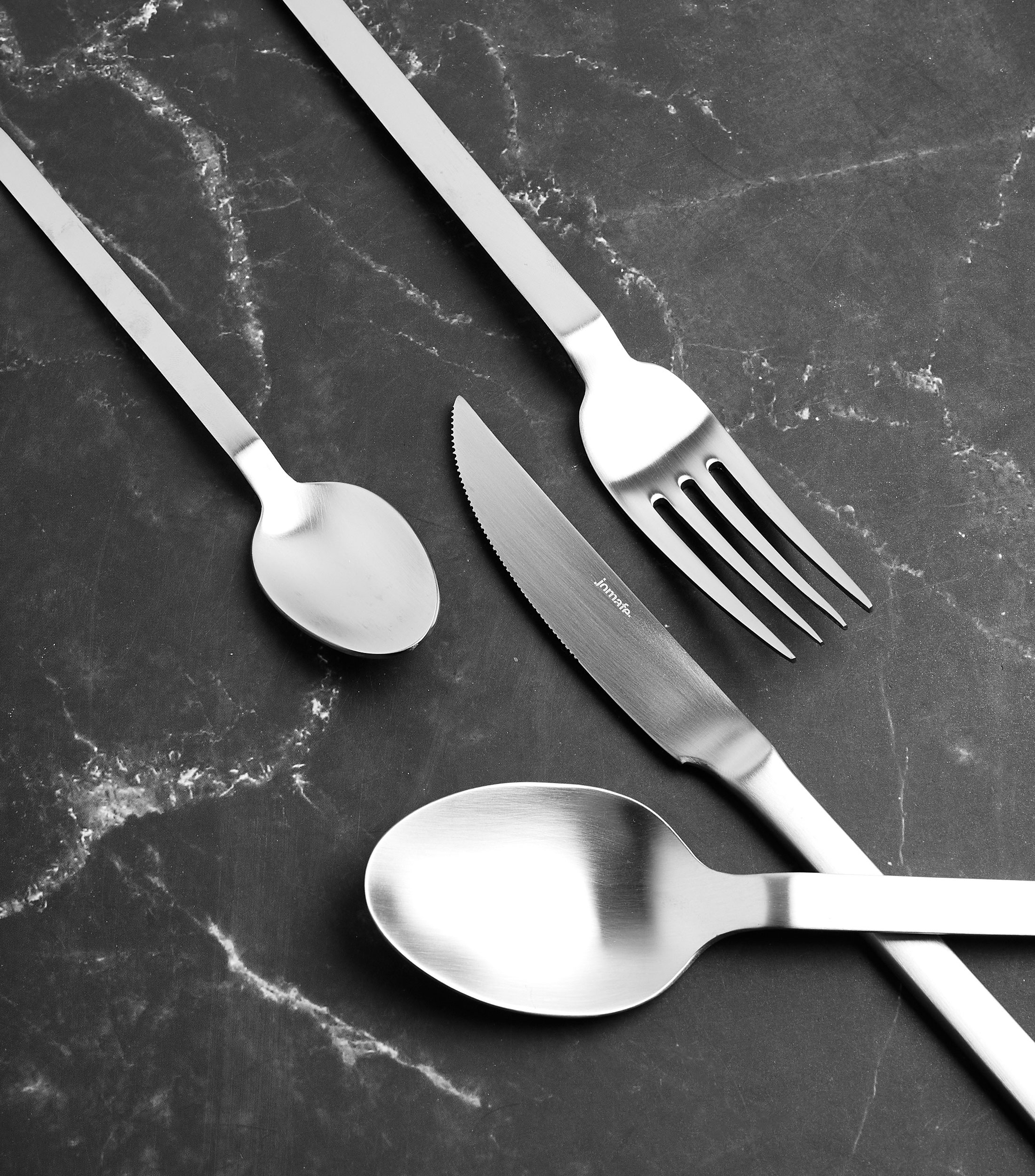 Set de Cubiertos 24 piezas Línea en acero inoxidable