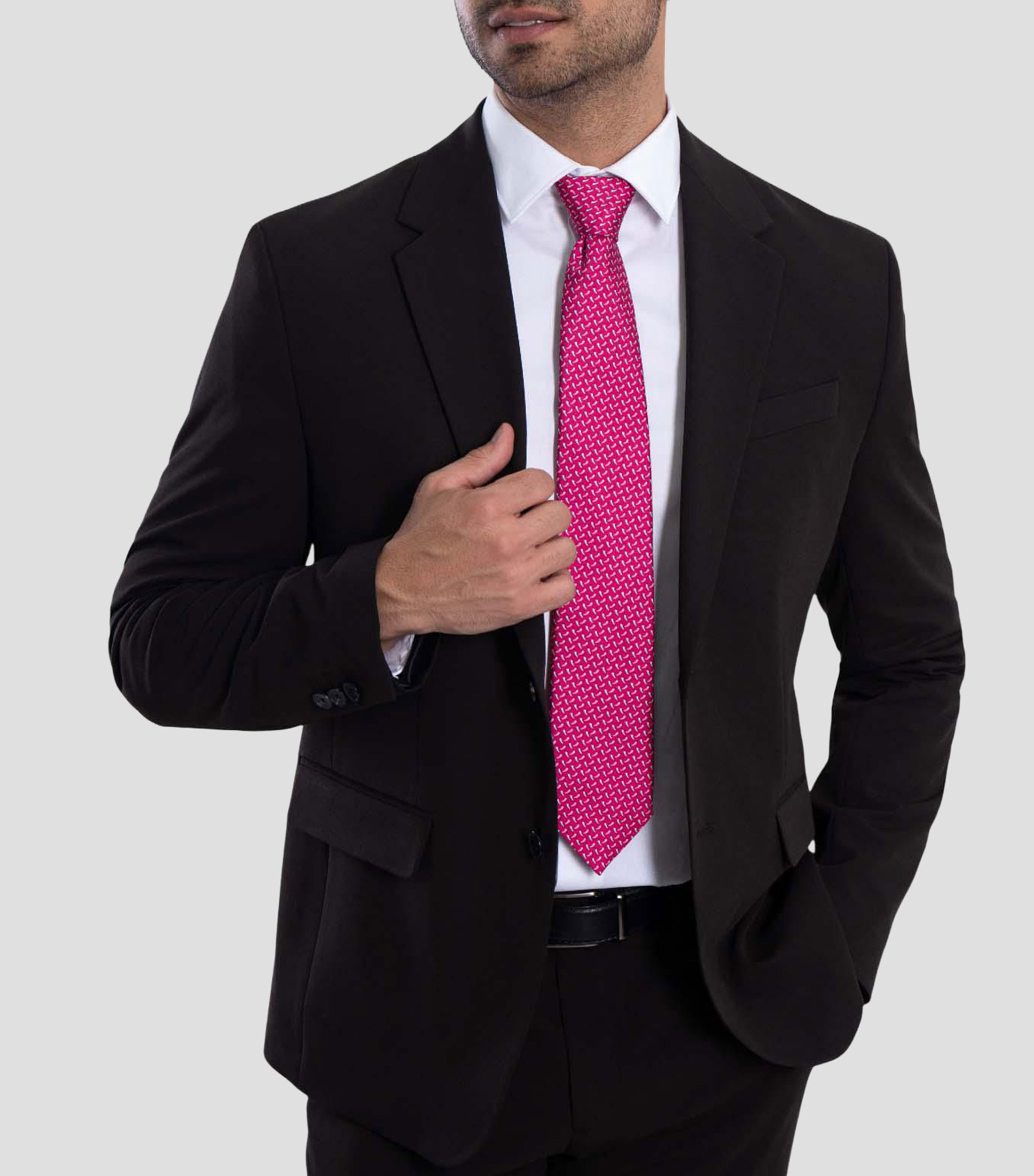 Corbata ancha de seda rosa fucsia con estampado de chiles de México.