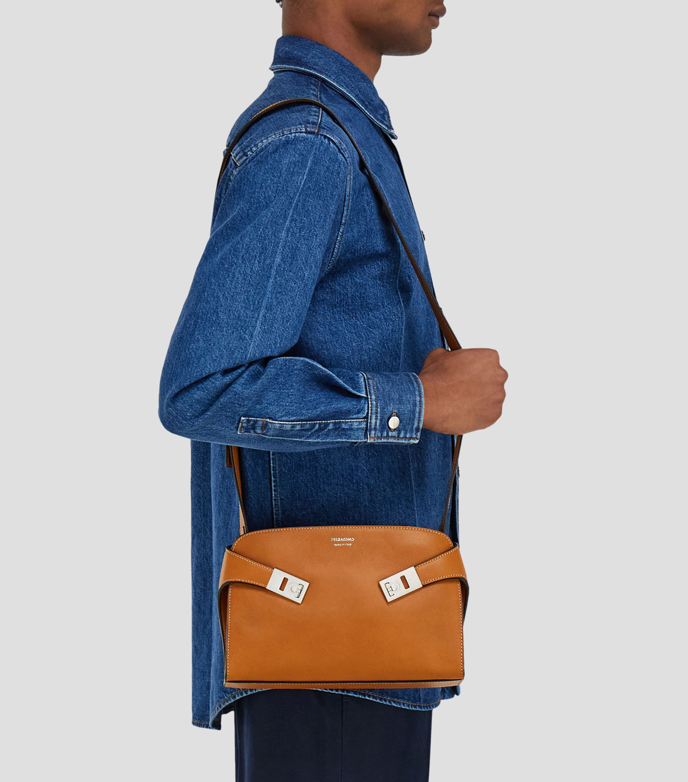 Bolso shoulder en napa liso Hombre