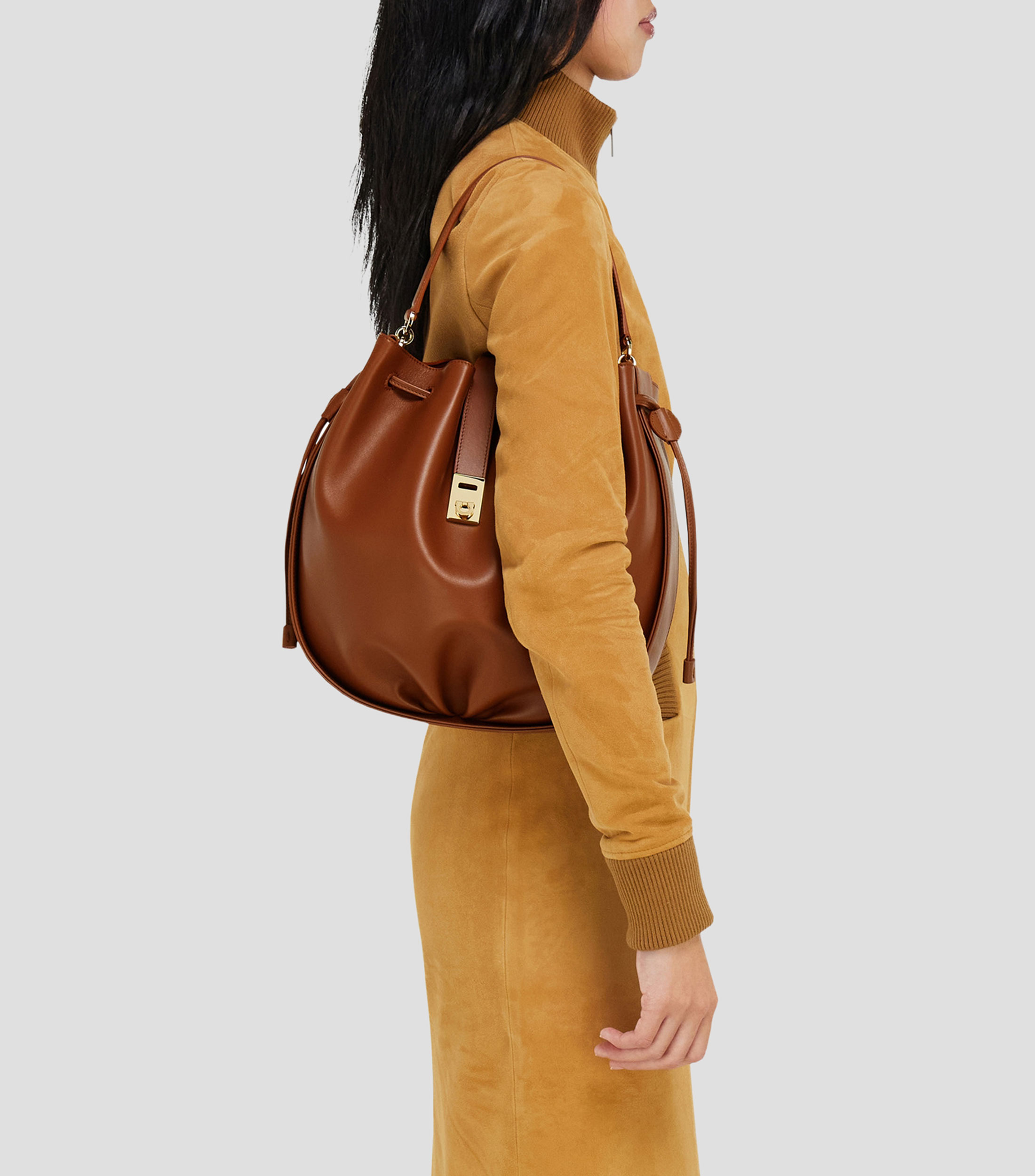 Bolsa shoulder en piel liso Mujer