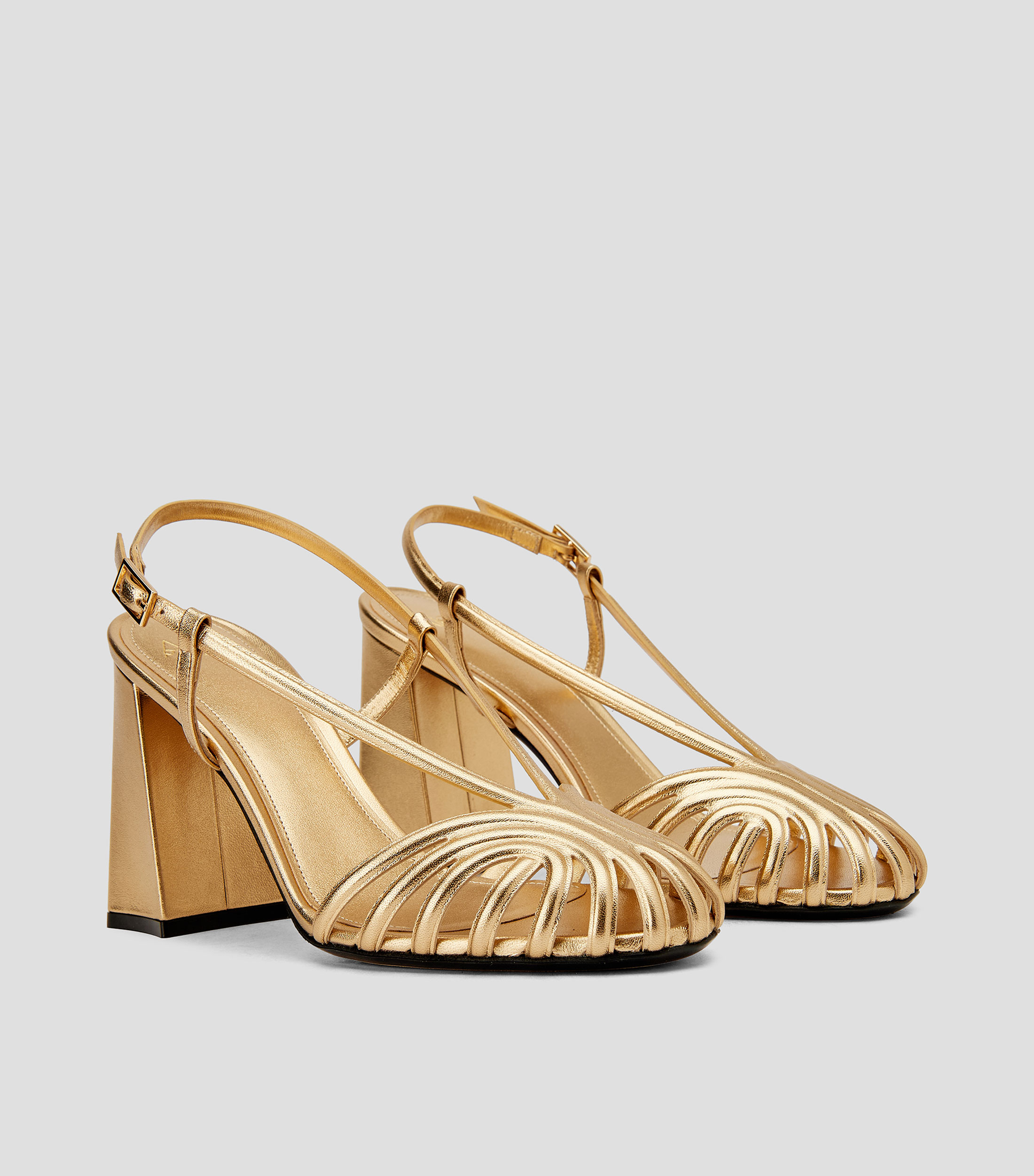Zapatillas con tacón alto cuadrado Mujer