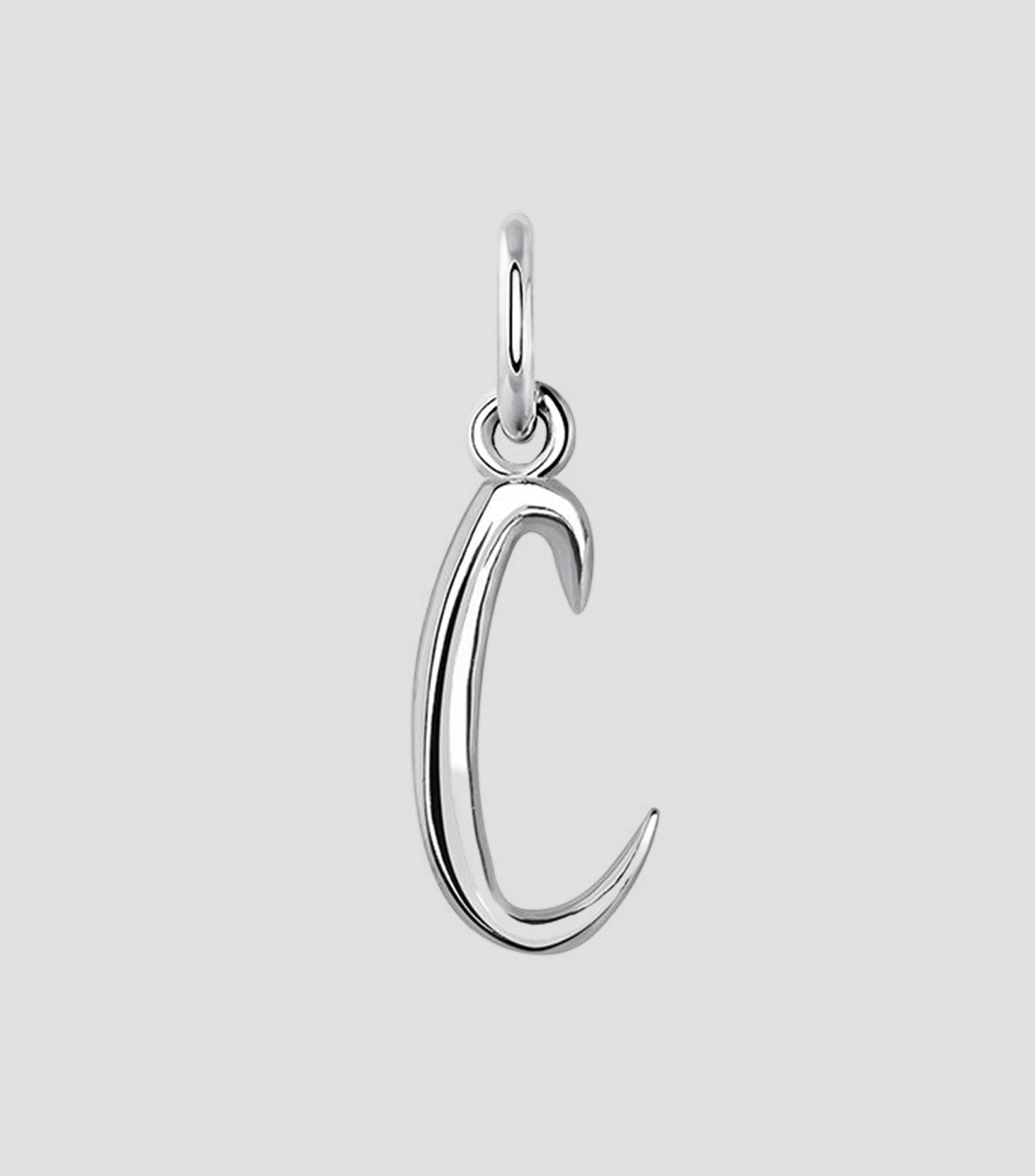 Dije 'C' en plata Mujer