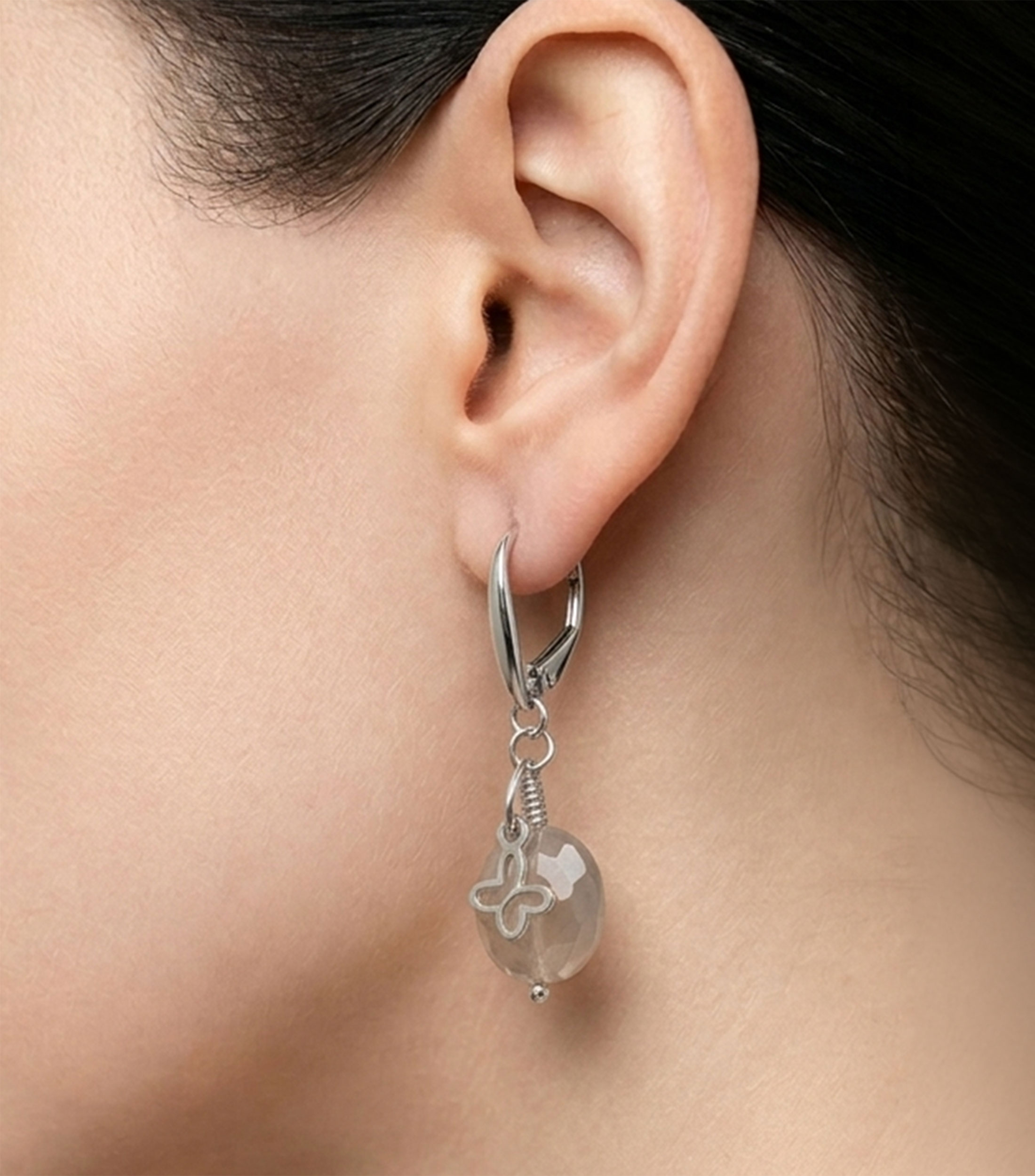 Aretes en Plata .925 con piedra de luna y mariposa mini Mujer
