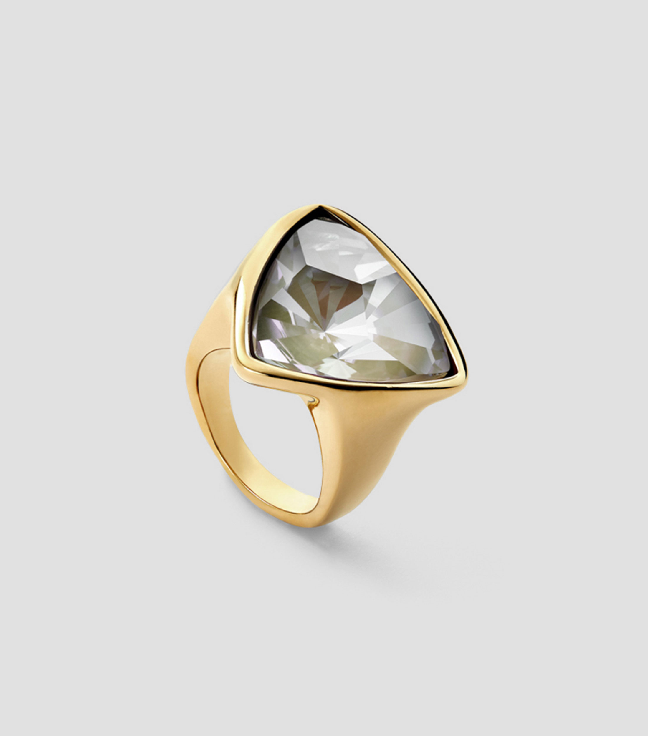 Anillo con triangulo Unisex