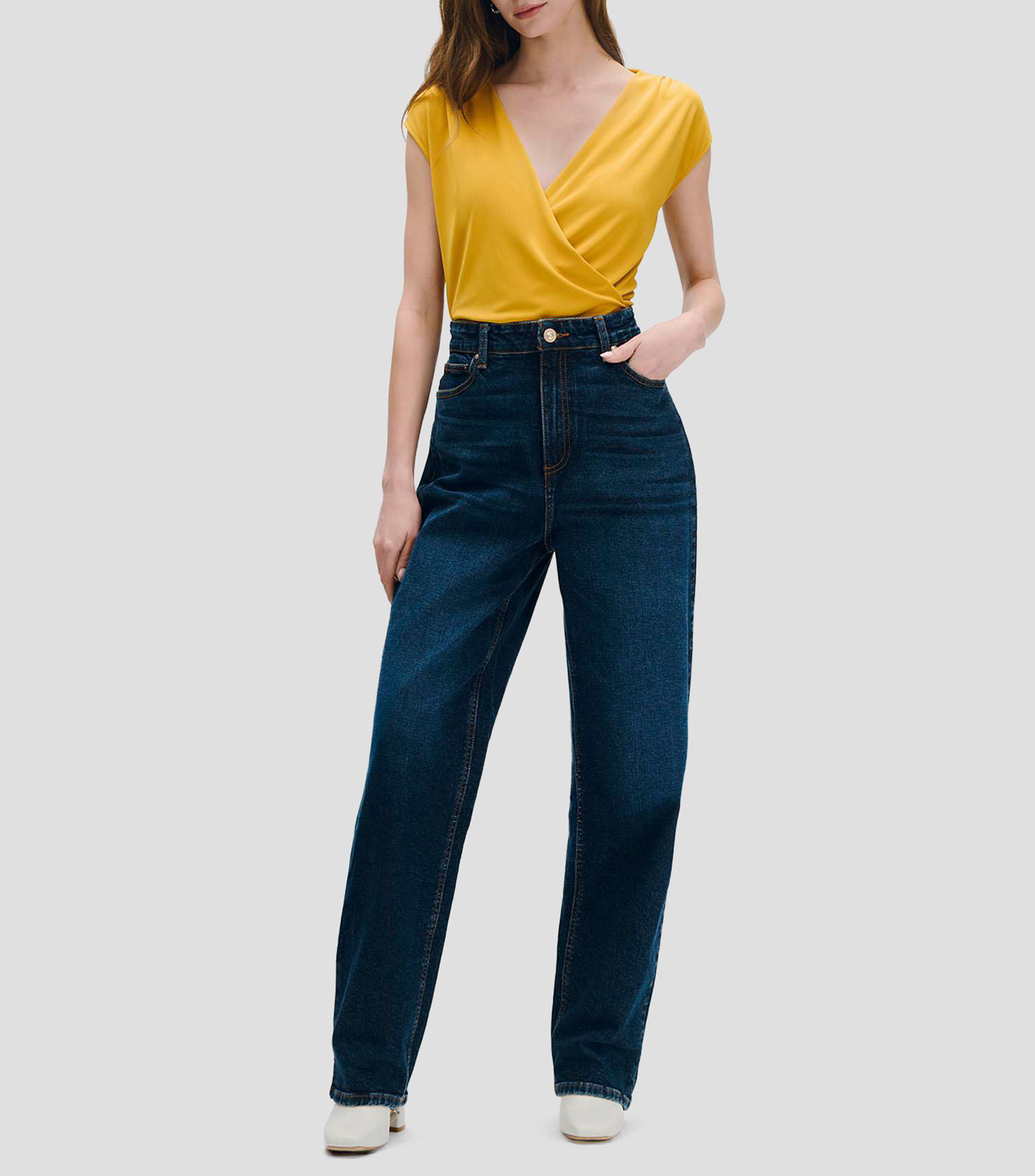 Blusa de punto envolvente mostaza con frunces Mujer