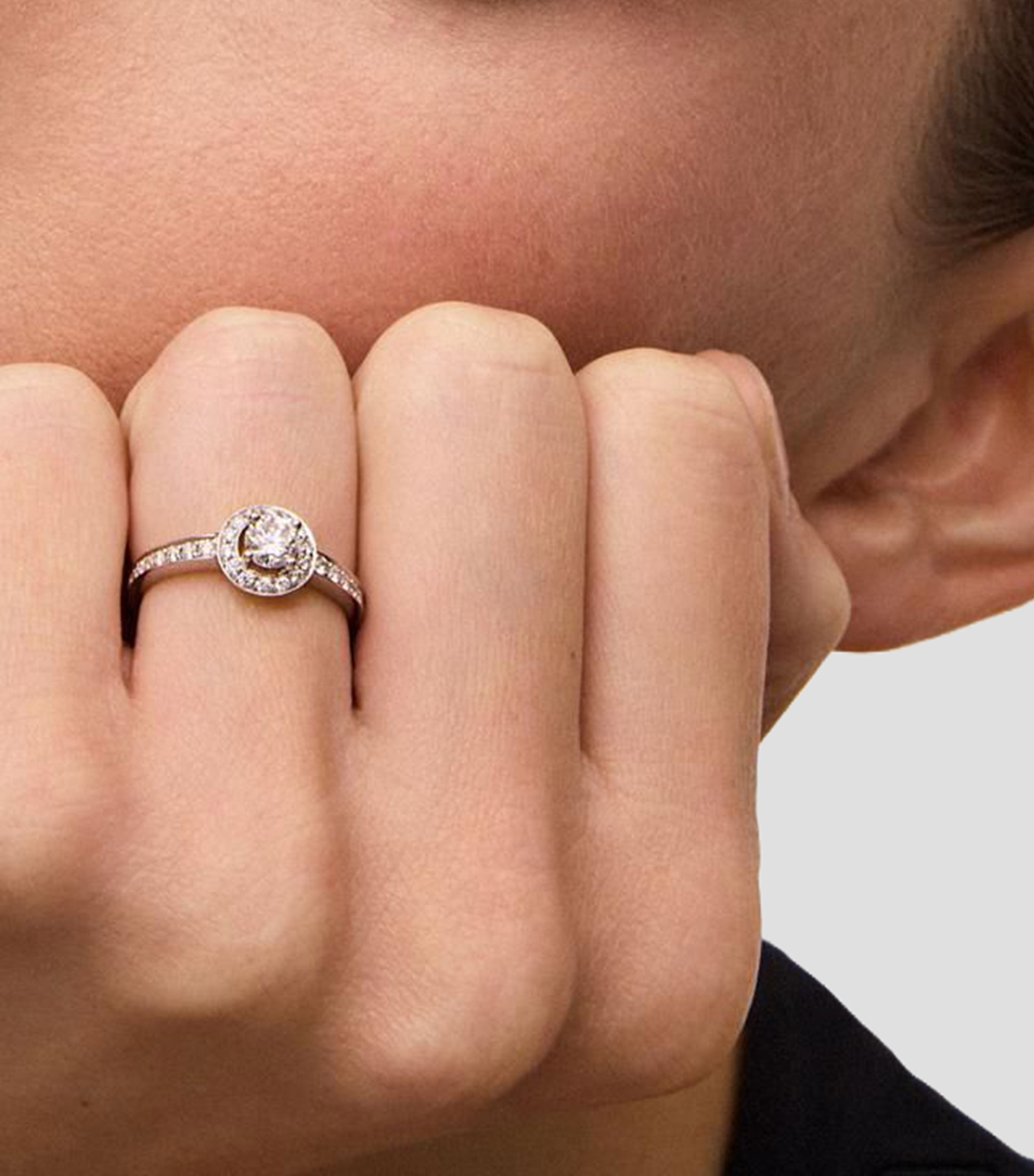 Anillo de compromiso en oro blanco con diamantes Mujer