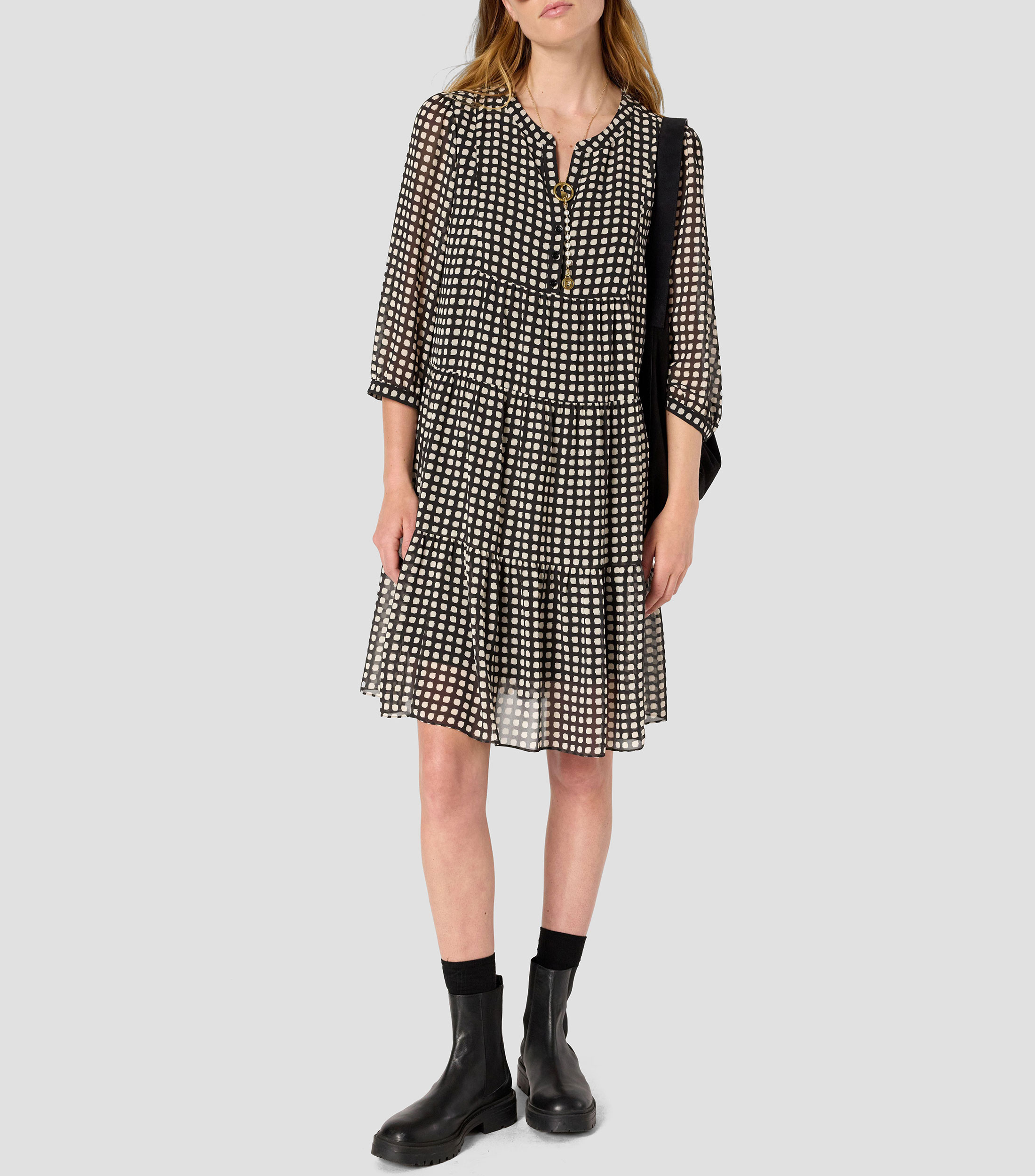 Vestido Corto manga 3/4 Mujer