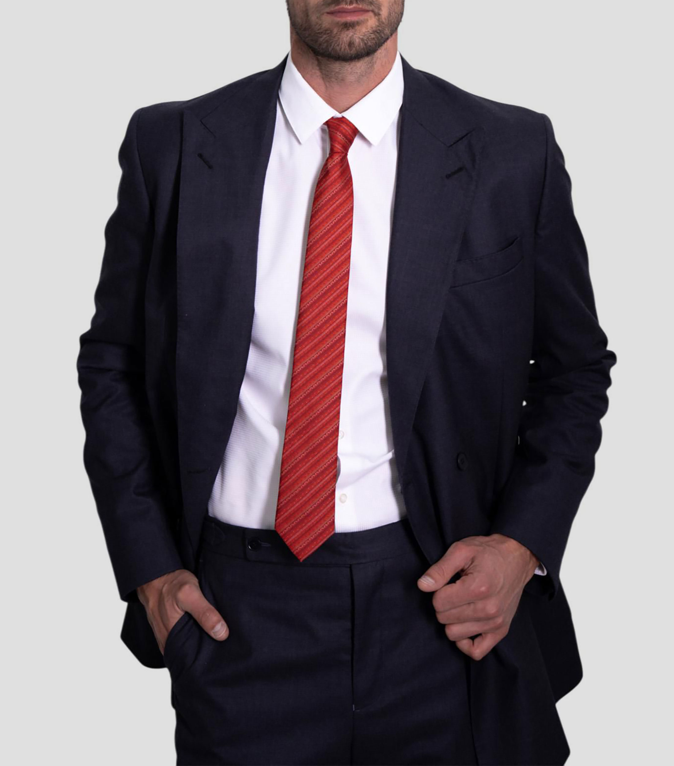 Corbata delgada de seda roja con grecas prehispánicas