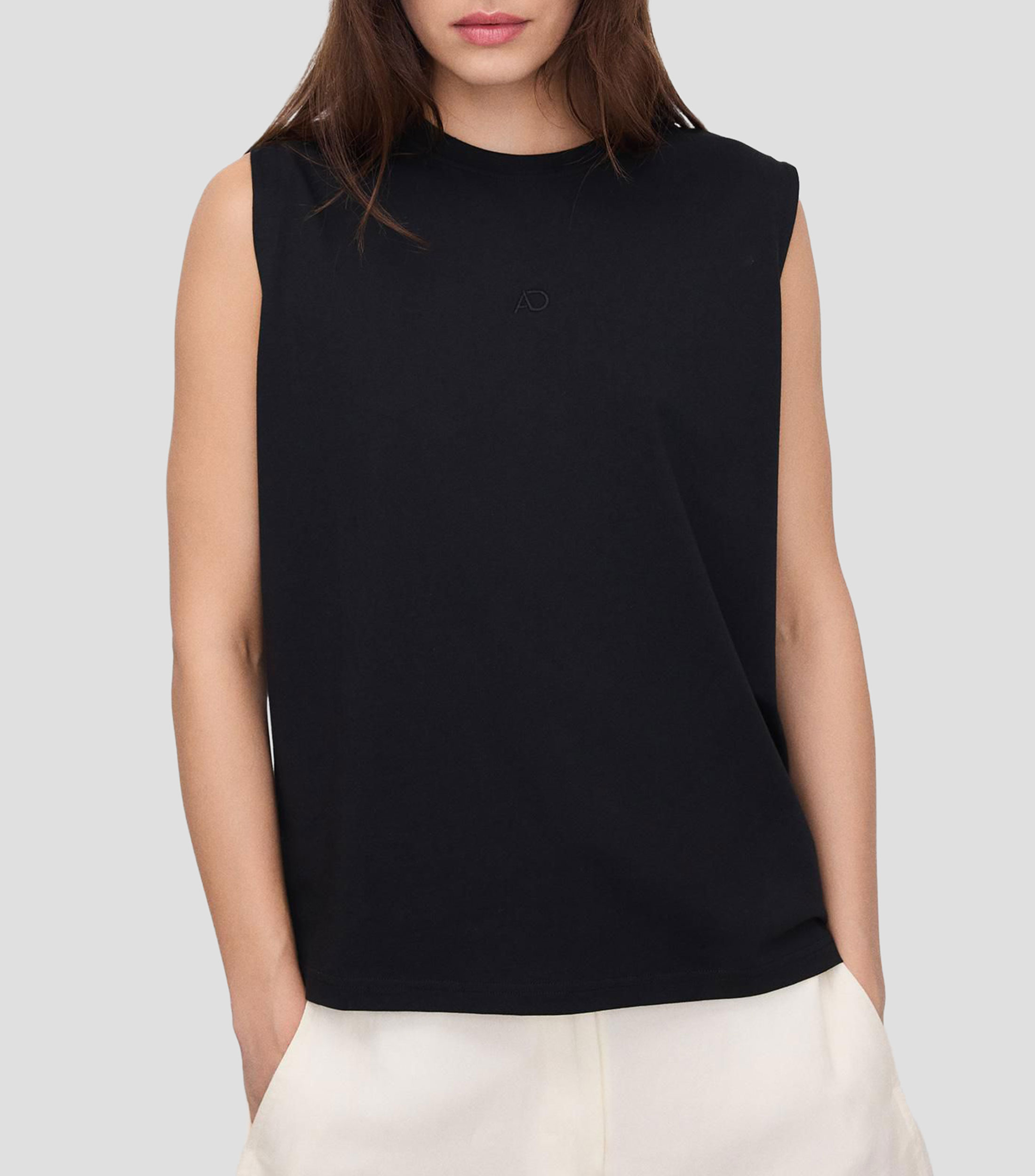 Playera cuello redondo sin mangas lisa PYRATEX Mujer