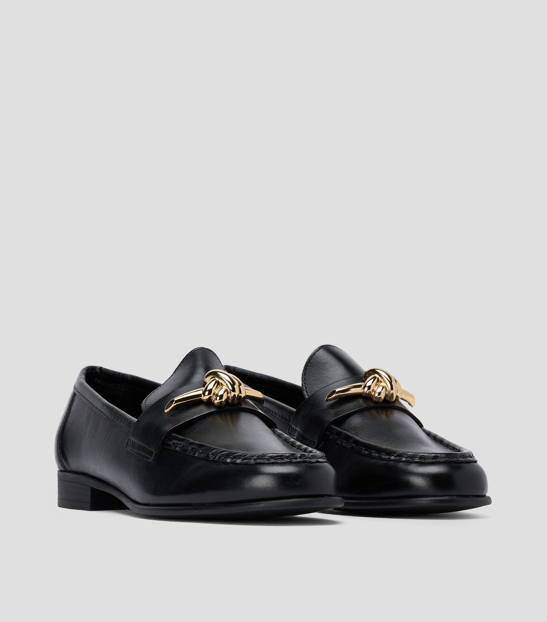 Mocasines planos en piel Mujer