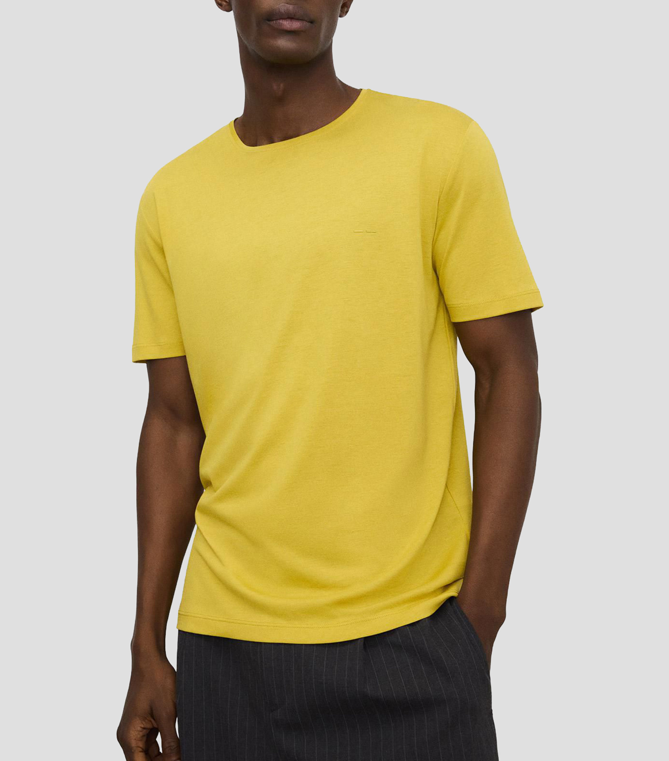 Playera cuello redondo manga corta lisa Hombre