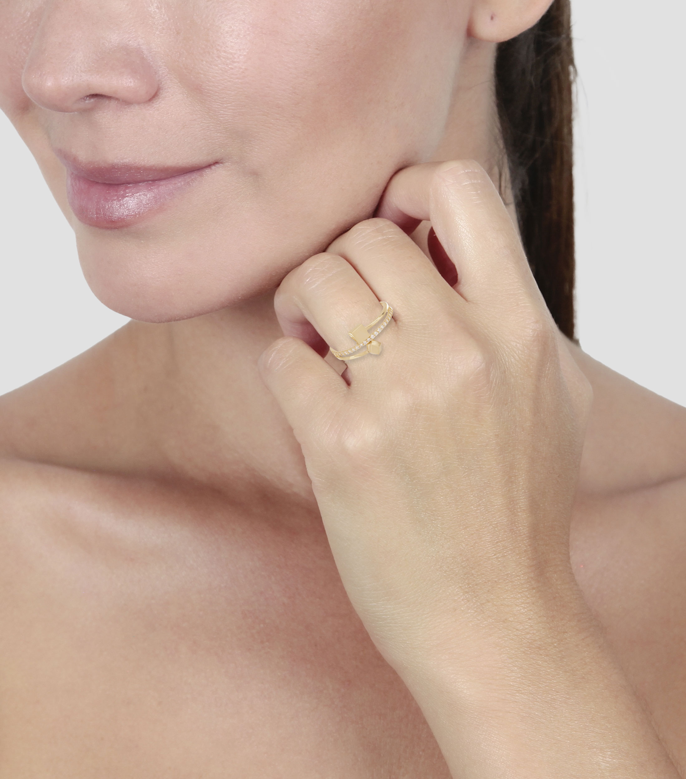 Anillo en oro con zirconia Mujer