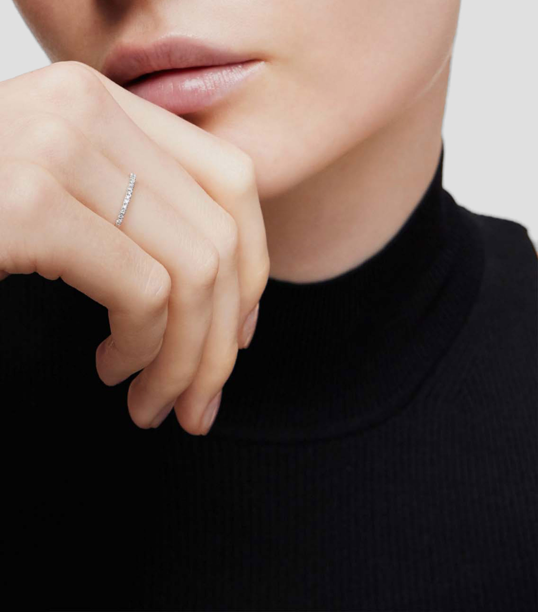 Anillo en Oro Blanco de 18 Kilates Les Classiques con Diamantes Mujer