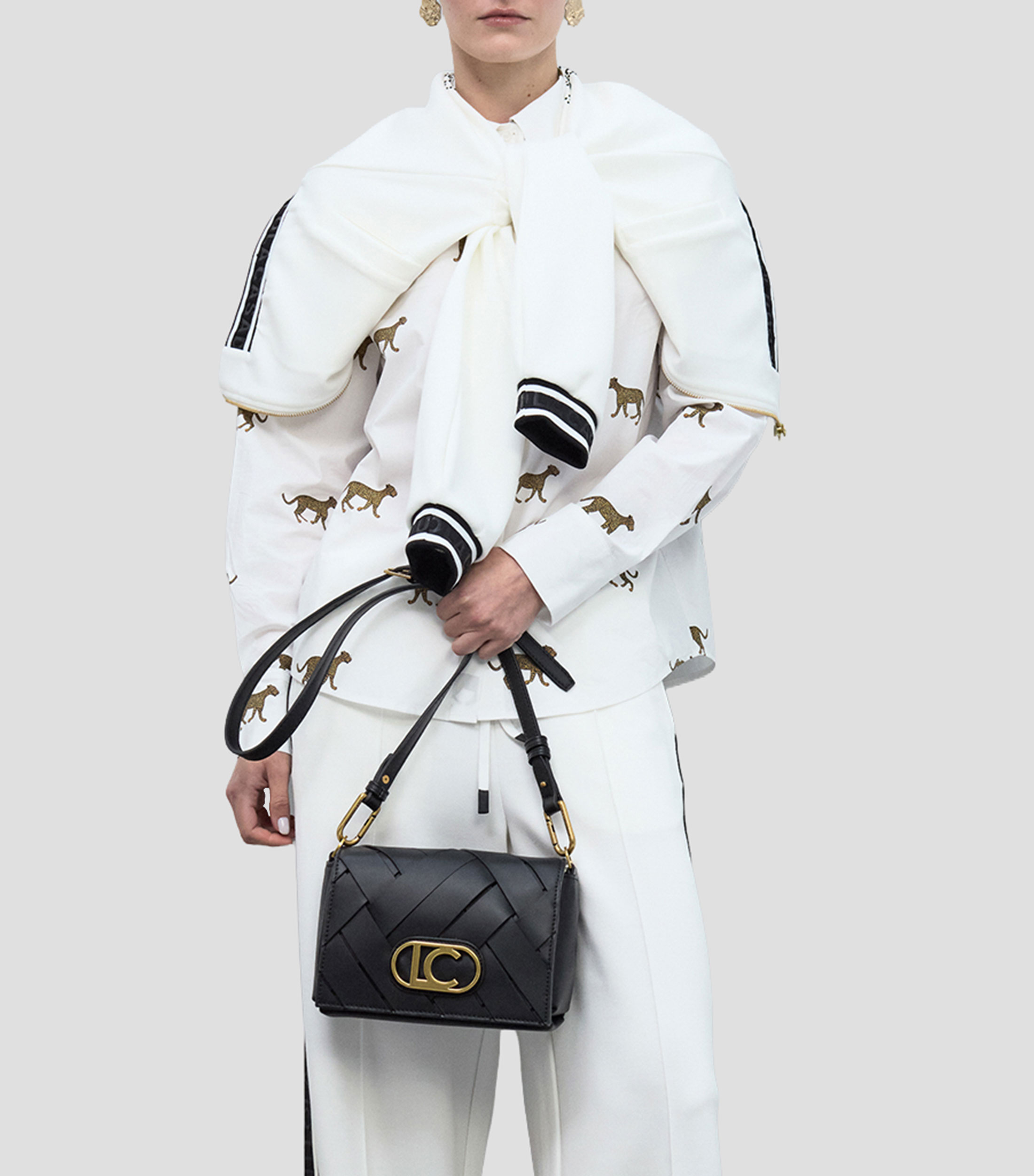 Bolsa crossbody negra lisa Mujer