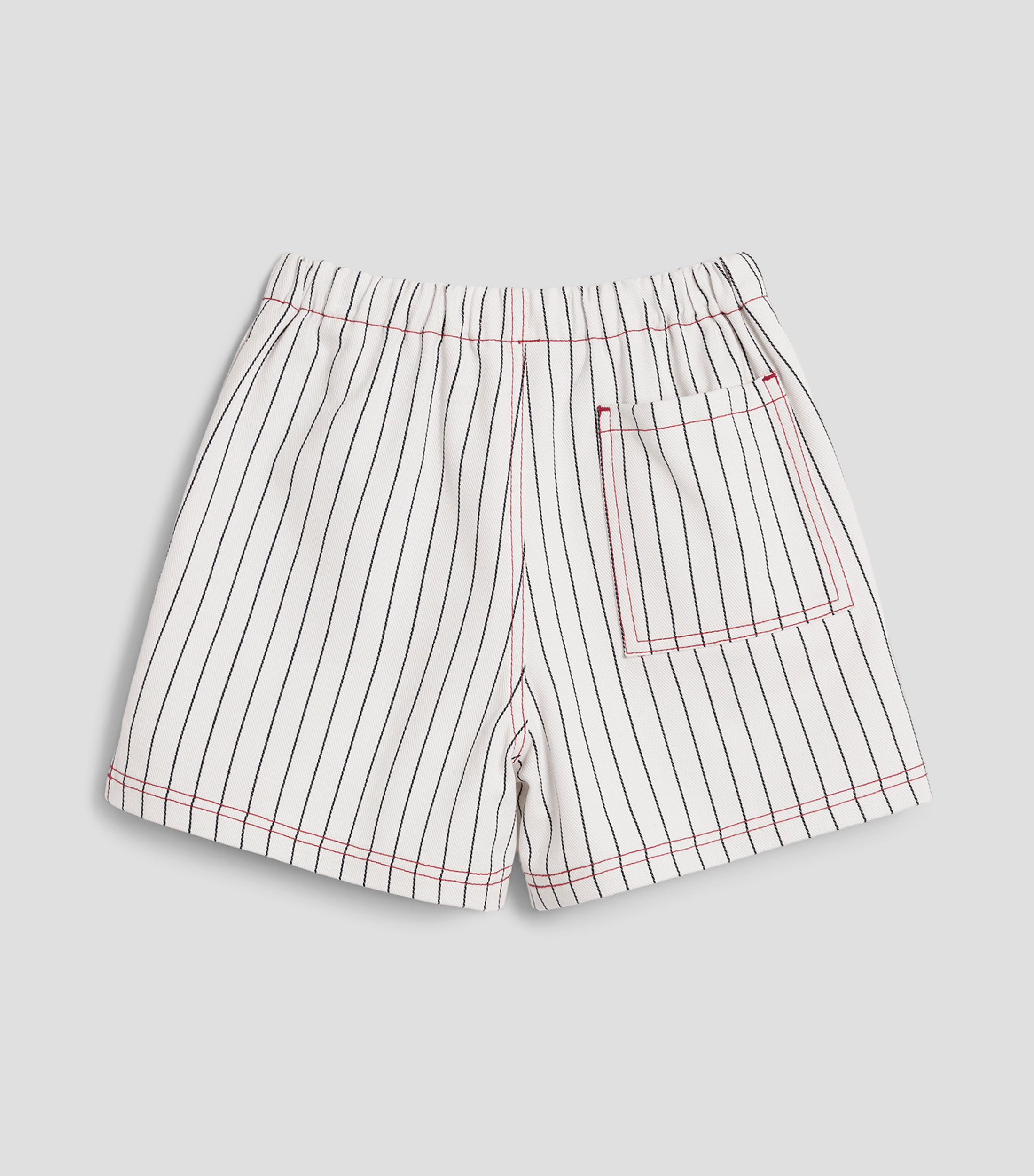 Short con líneas Niño
