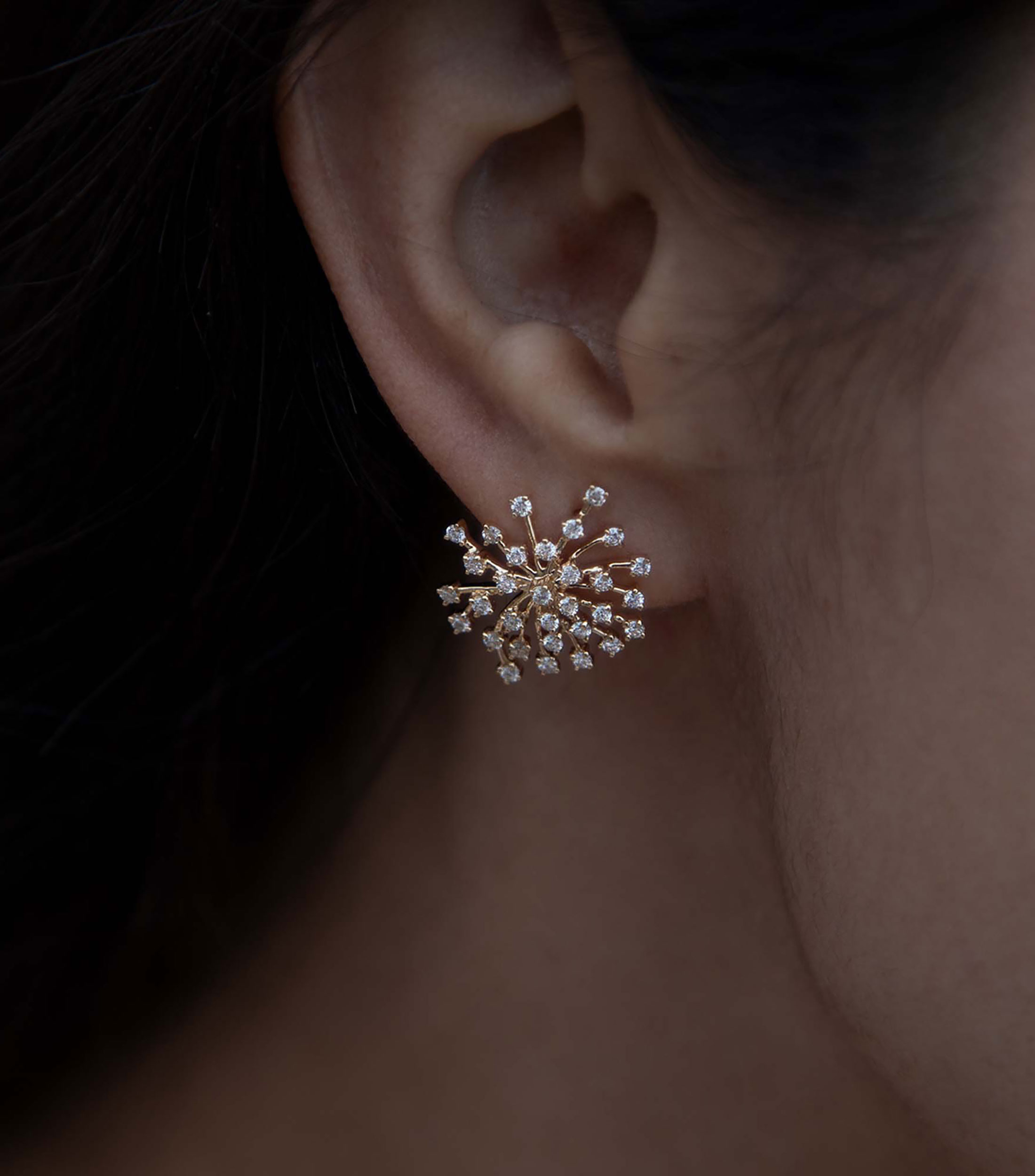 Broqueles en oro amarillo de 18 kilates con diamantes Mujer