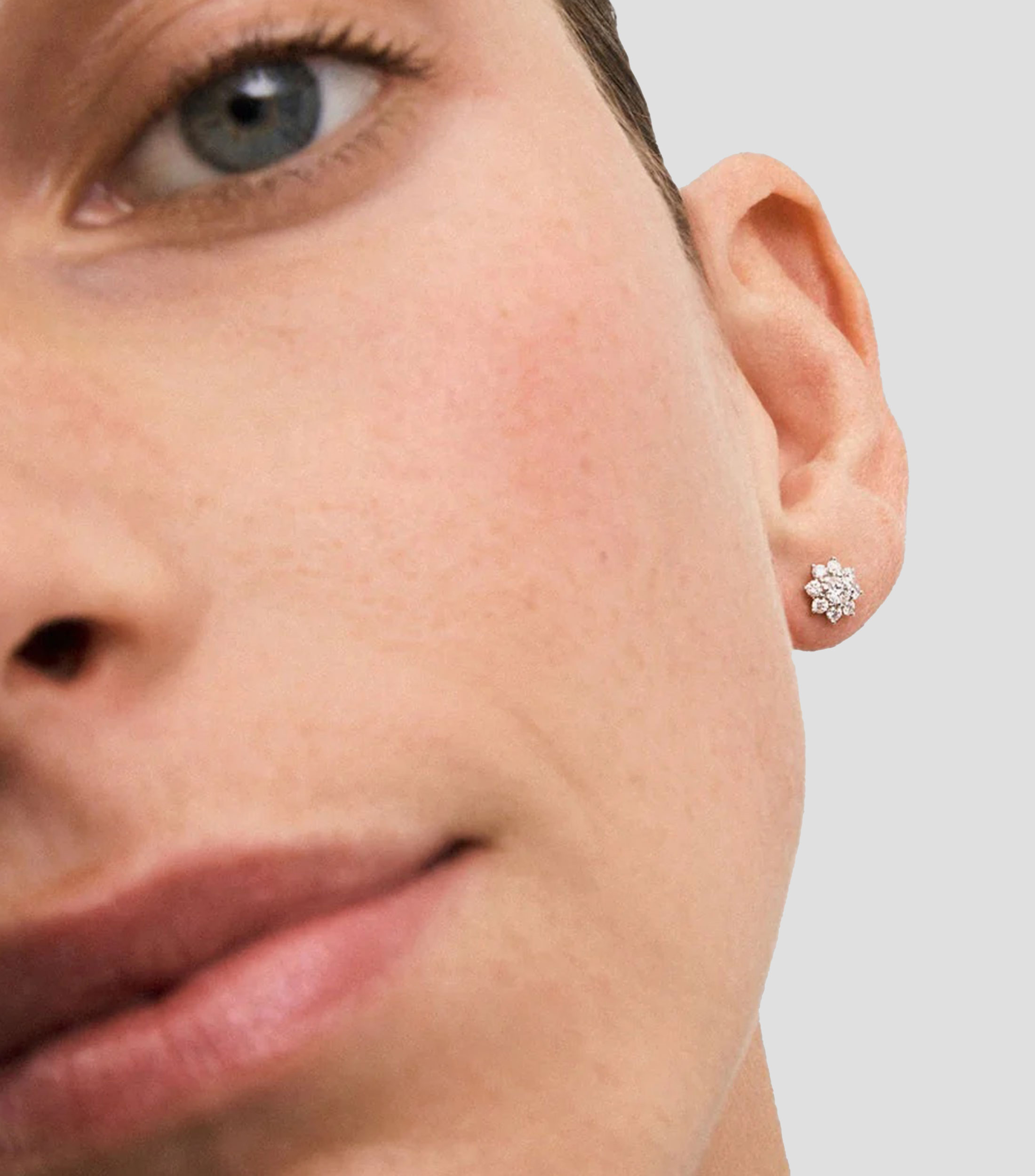 Aretes en oro de 18 Kts con diamantes Mujer