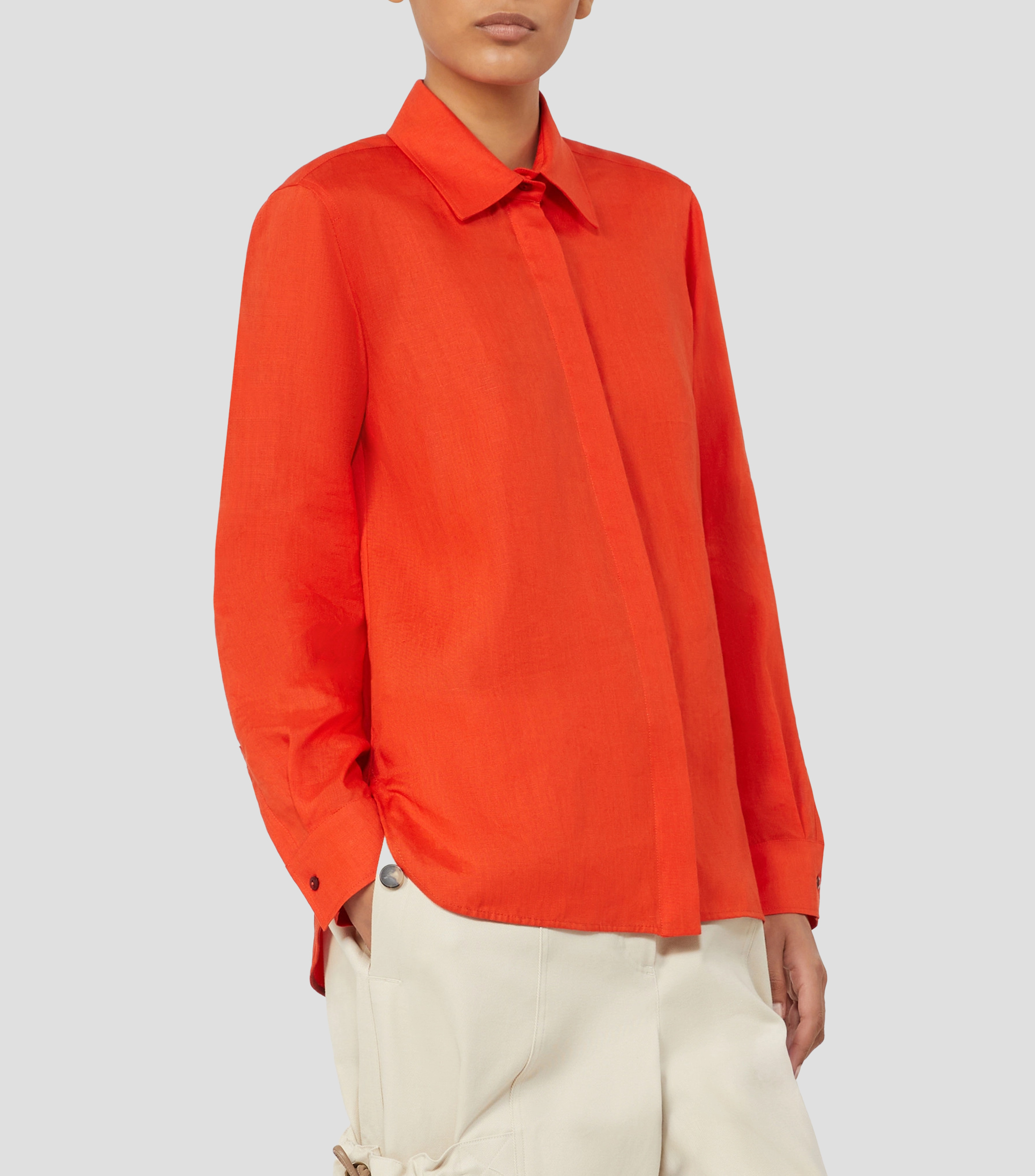 Camisa lisa en lino con manga larga Mujer