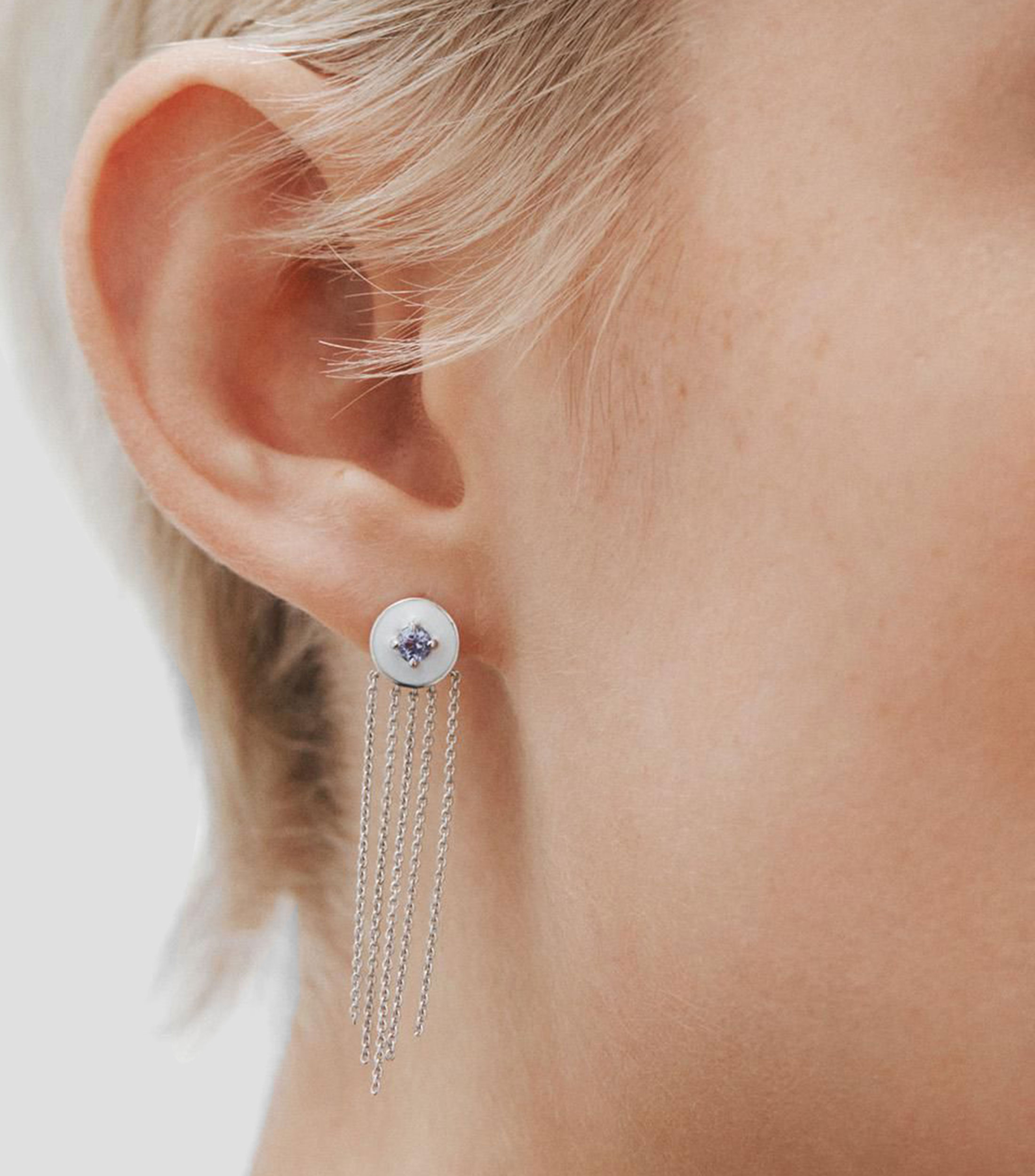 Pendientes en plata .925 bañada con topacio azul suizo y esmalte blanco Alqvimia Mujer