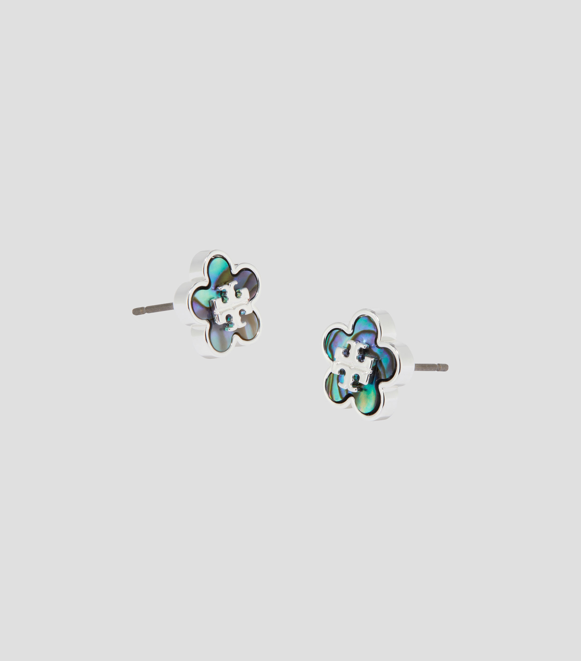 Aretes en forma de flor de 5 pétalos