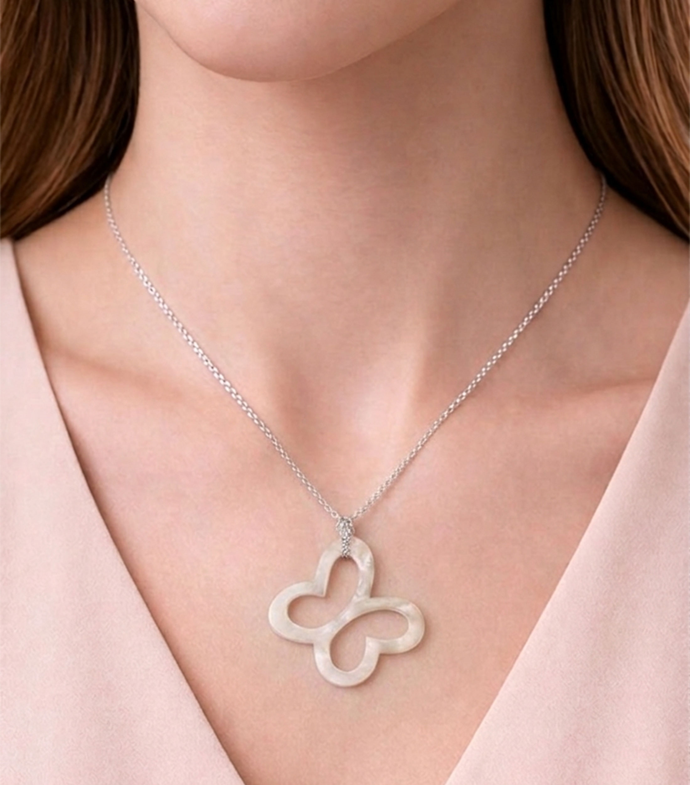 Dije mariposa en Plata .925 con madreperla Mujer