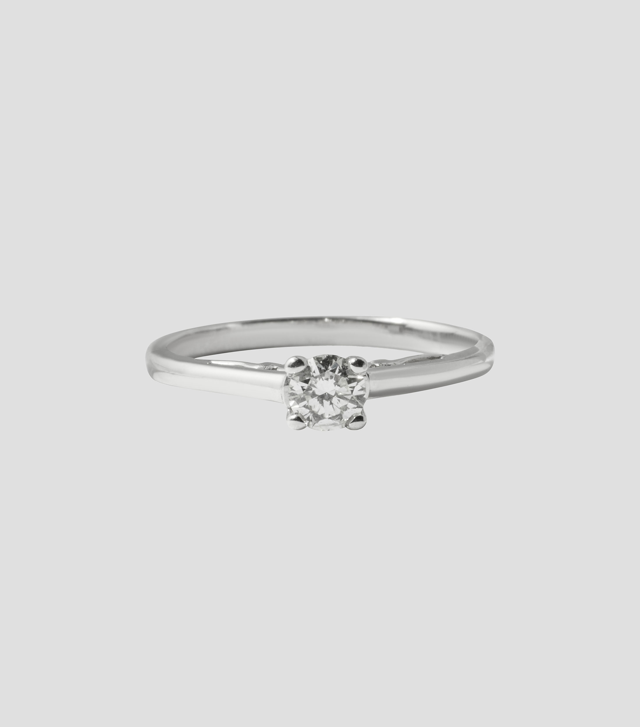 Anillo solitario en oro de 14 kilates Mujer