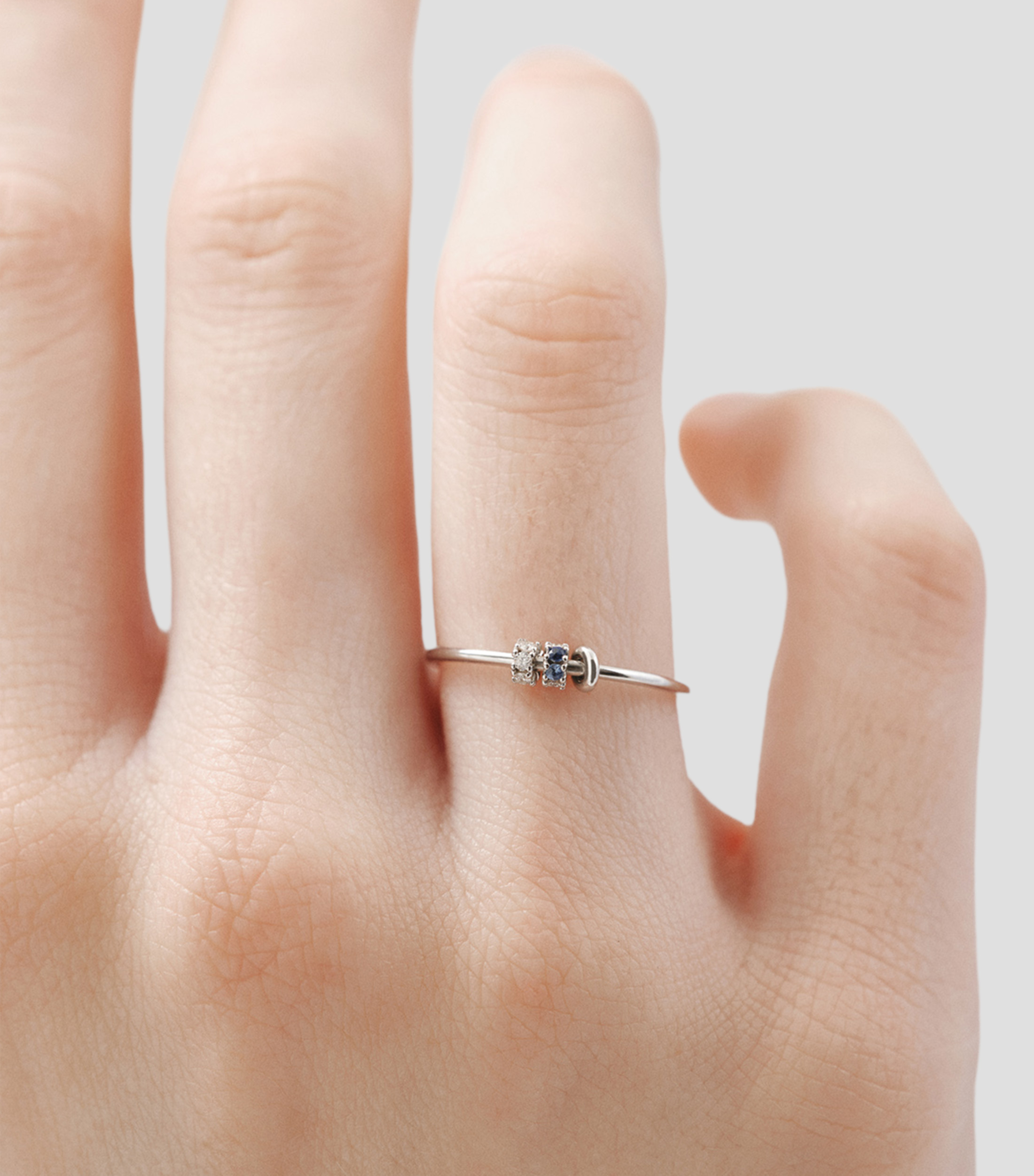 Anillo en Oro blanco de 9 Kilates con zafiros diamantes Mujer