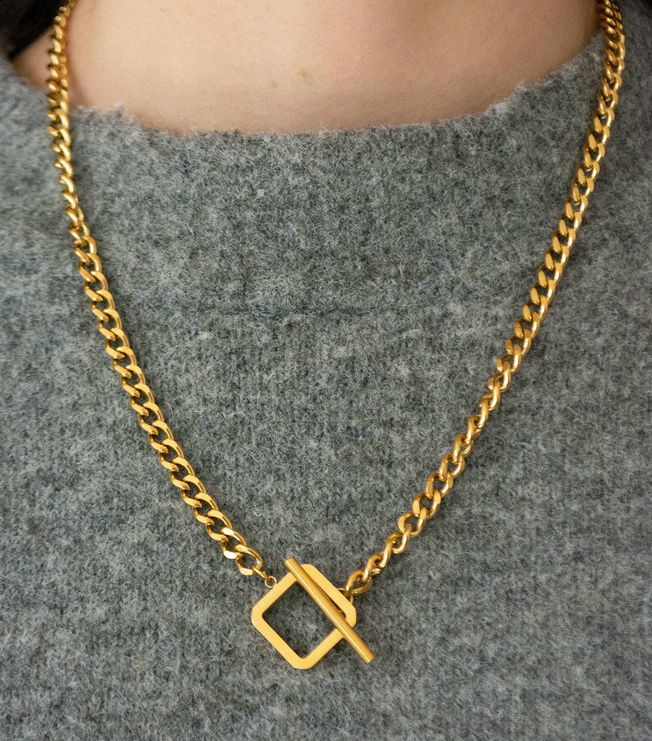 Cadena con Cuadro Mujer