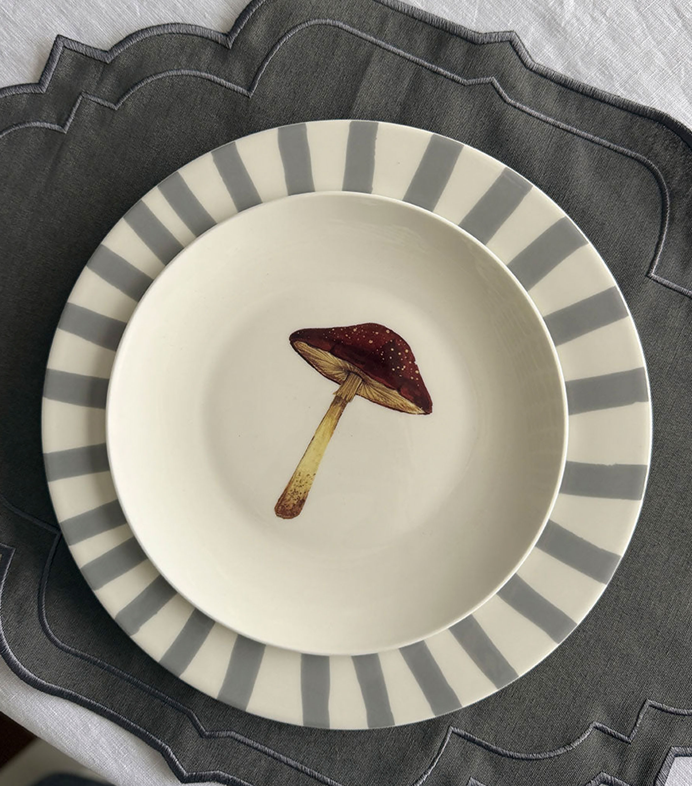 Set de 4 platos para ensalada con diseño de hongo