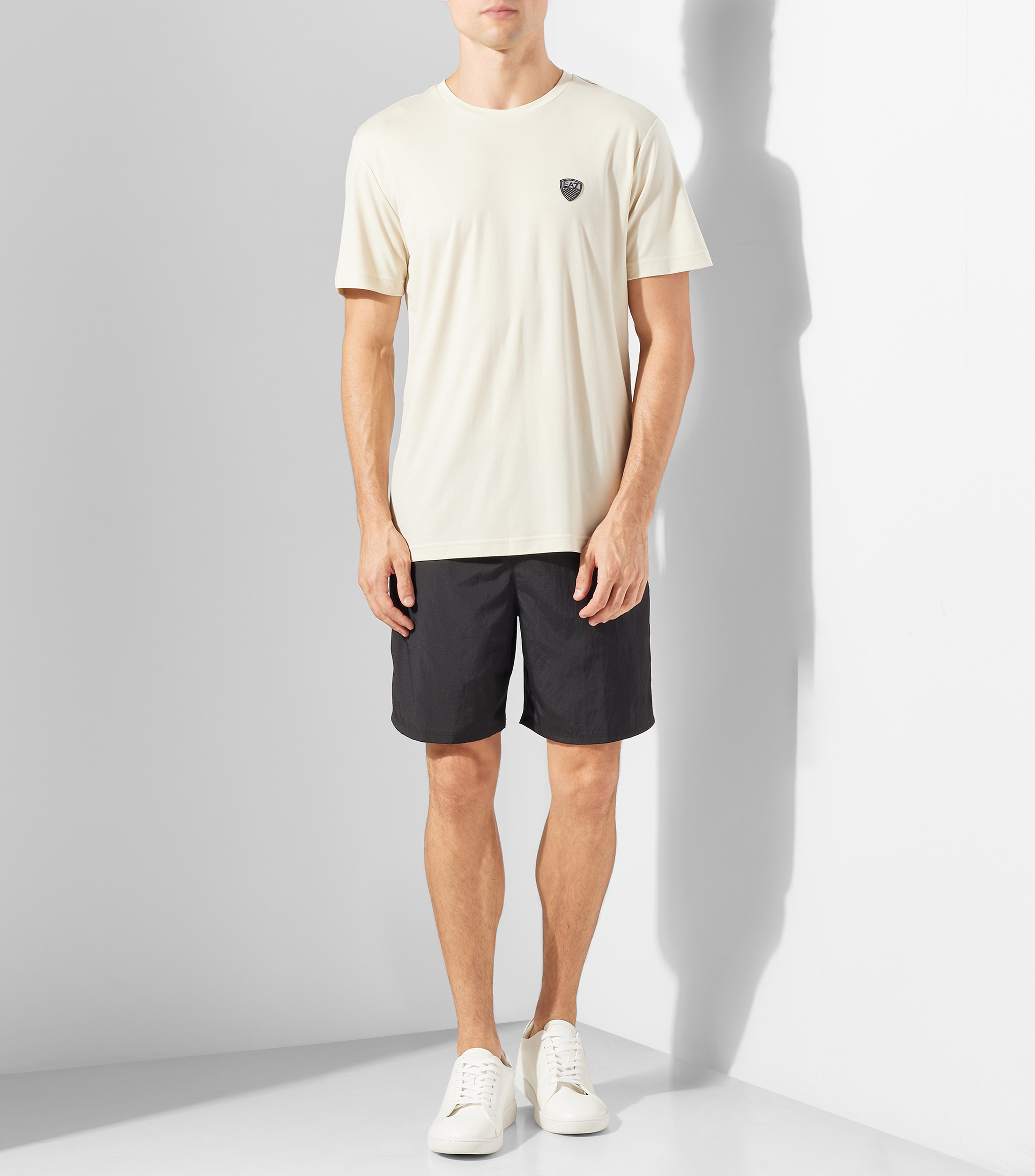 Playera cuello redondo manga corta lisa Hombre