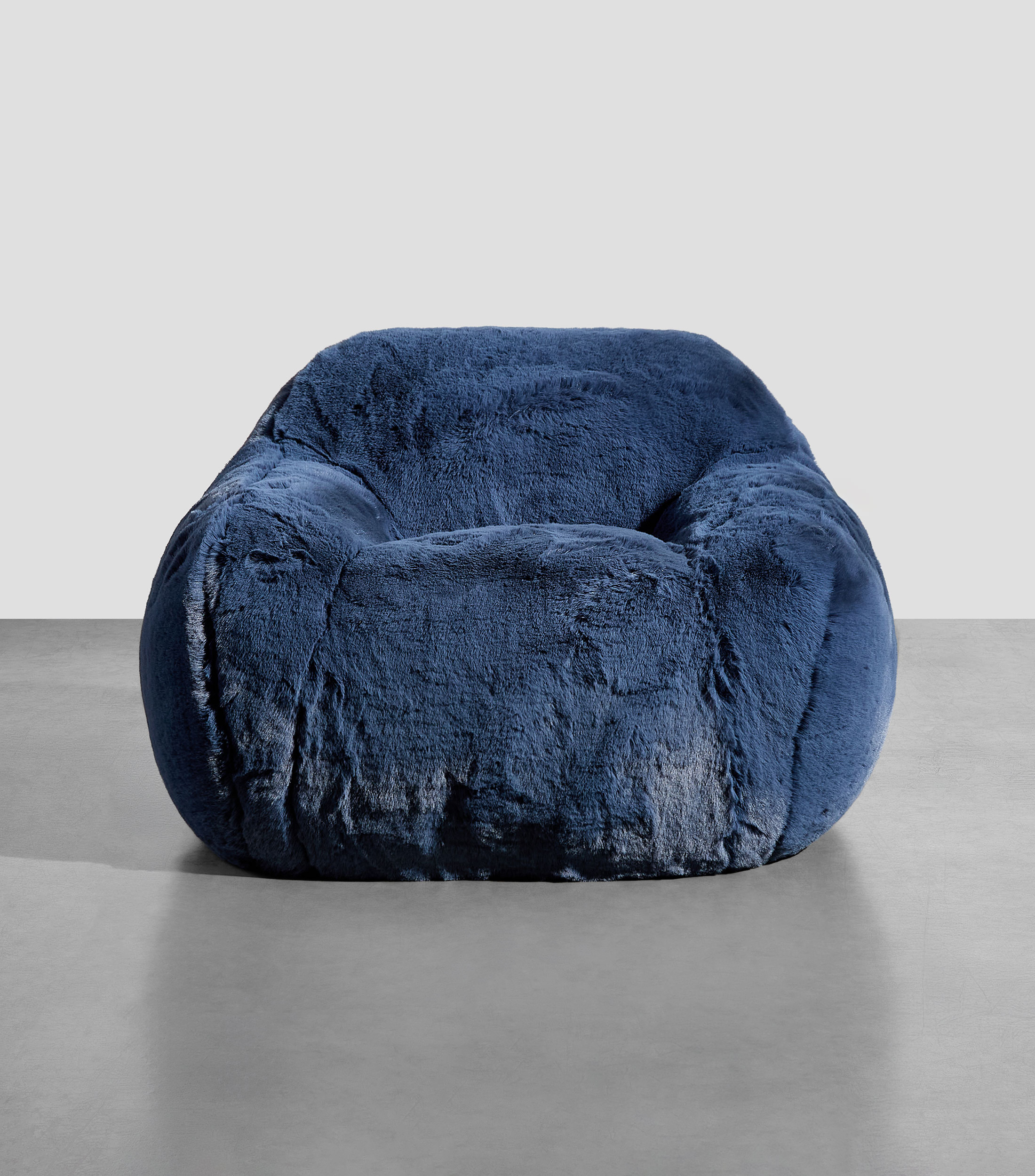 Sillón Petite Snug en tela azul marino