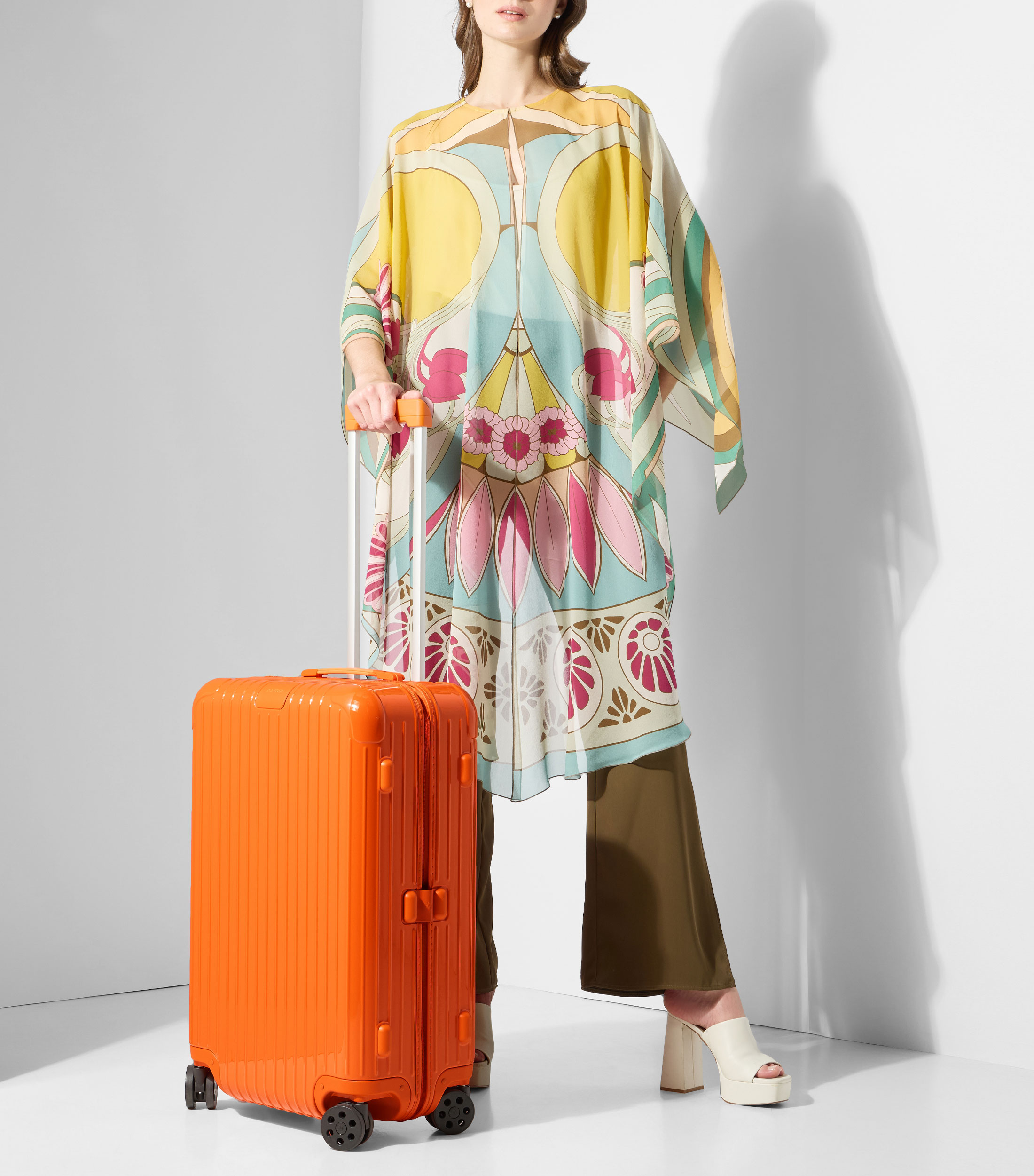 Maleta de viaje Essential Check-In M naranja